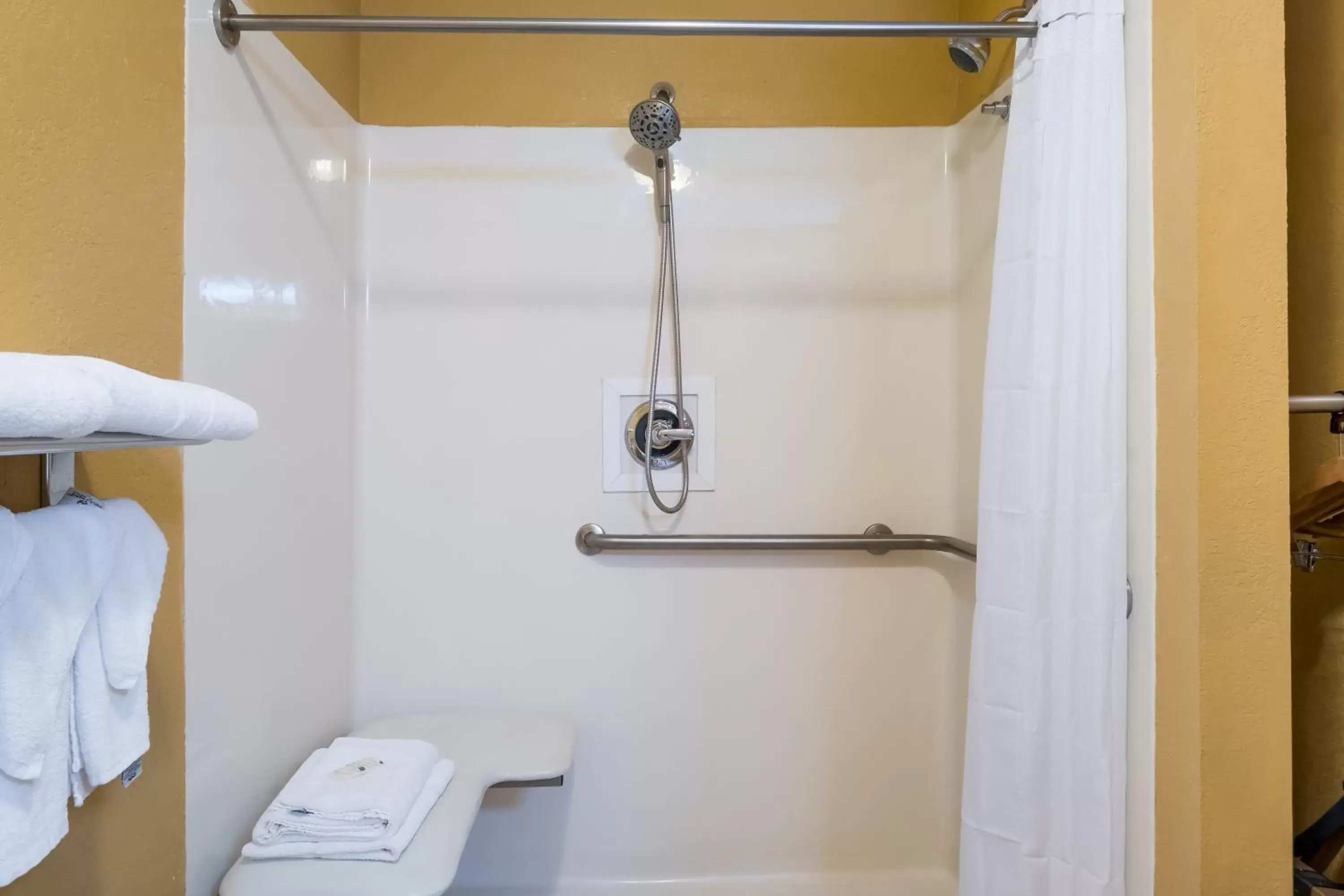 Shower, Bathroom in Quality Inn Jefferson at I-85