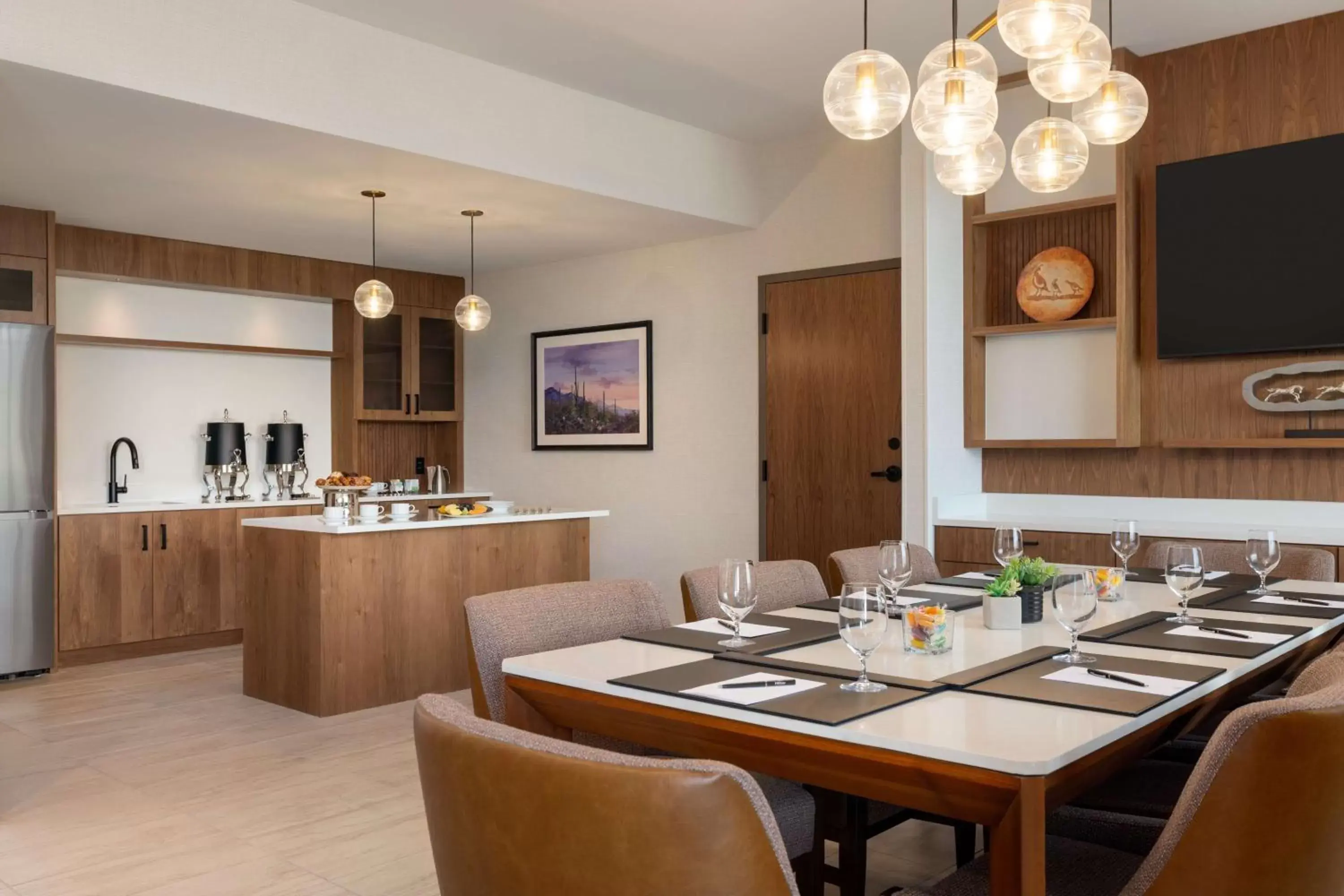 Meeting/conference room, Restaurant/Places to Eat in Hilton North Scottsdale At Cavasson