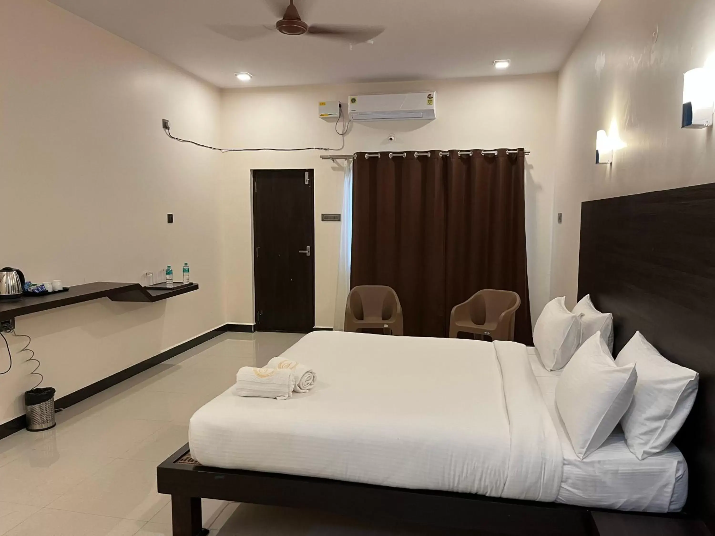 Standard Double Room in Shreeyog Resort Dandeli Standard Double Room in Shreeyog Resort Dandeli