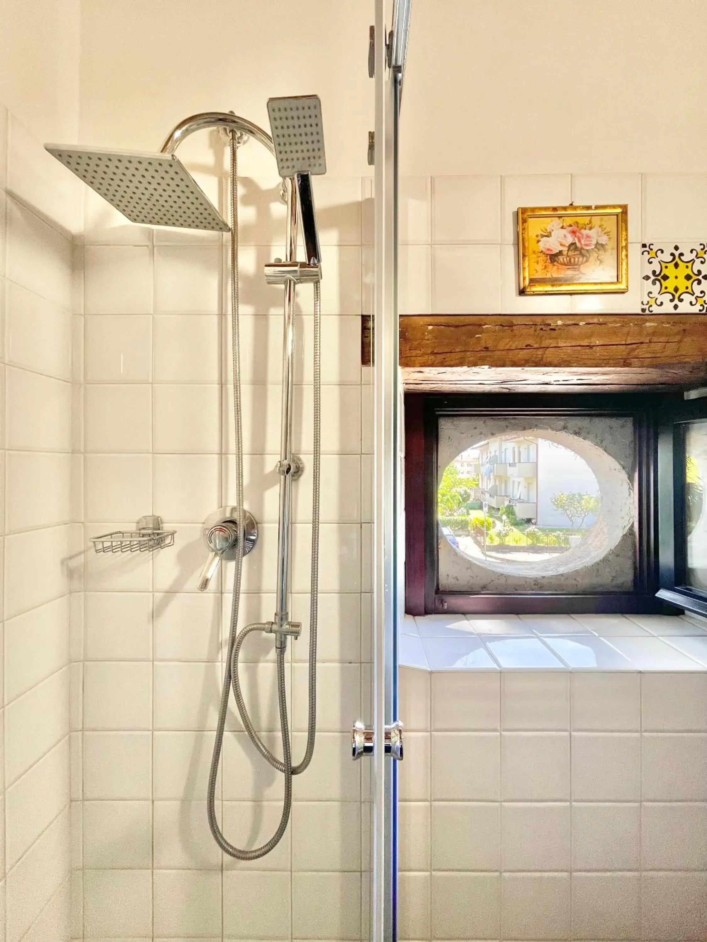 Shower, Bathroom in Relais Oroscopo Hotel