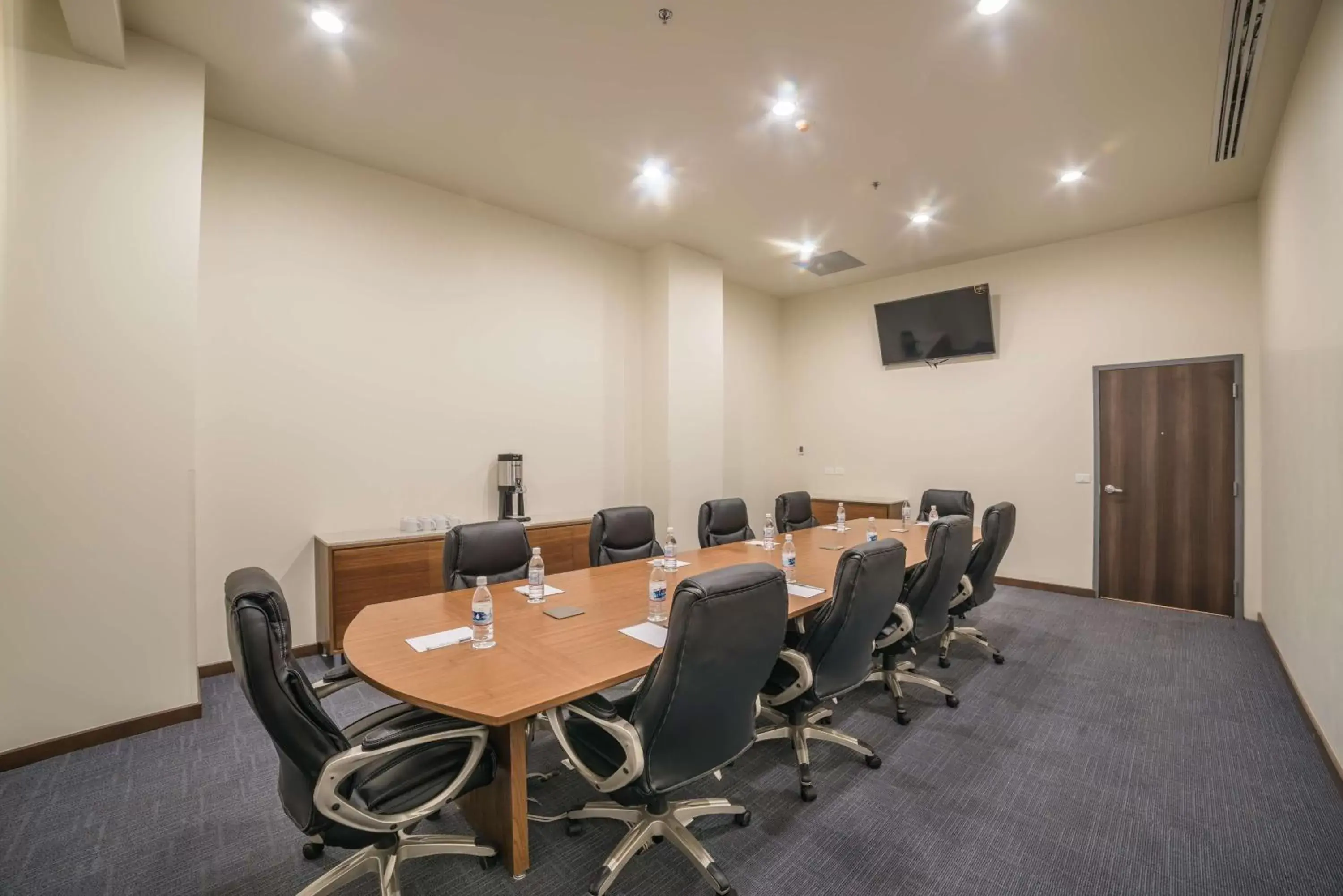 Meeting/conference room in Hampton Inn & Suites by Hilton Salamanca Bajio