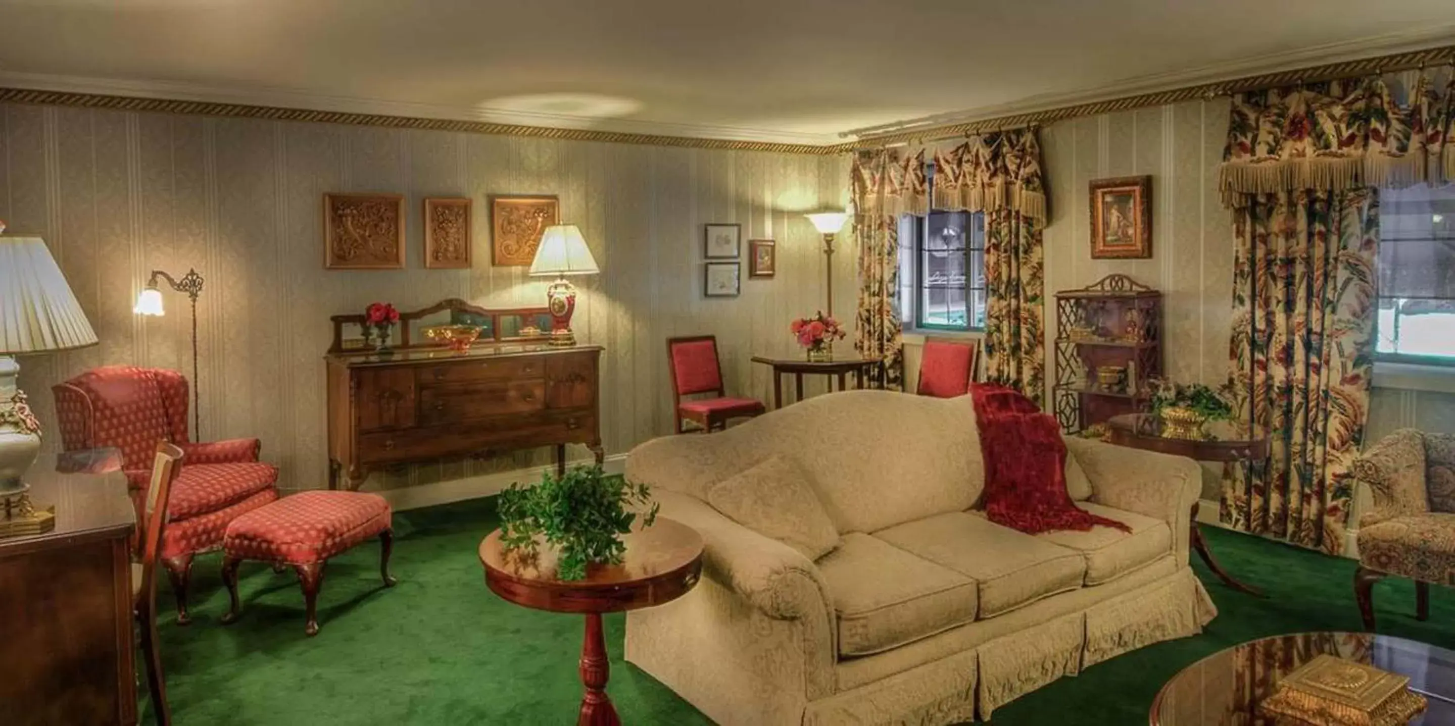 Living room, Seating Area in Red Coach Inn
