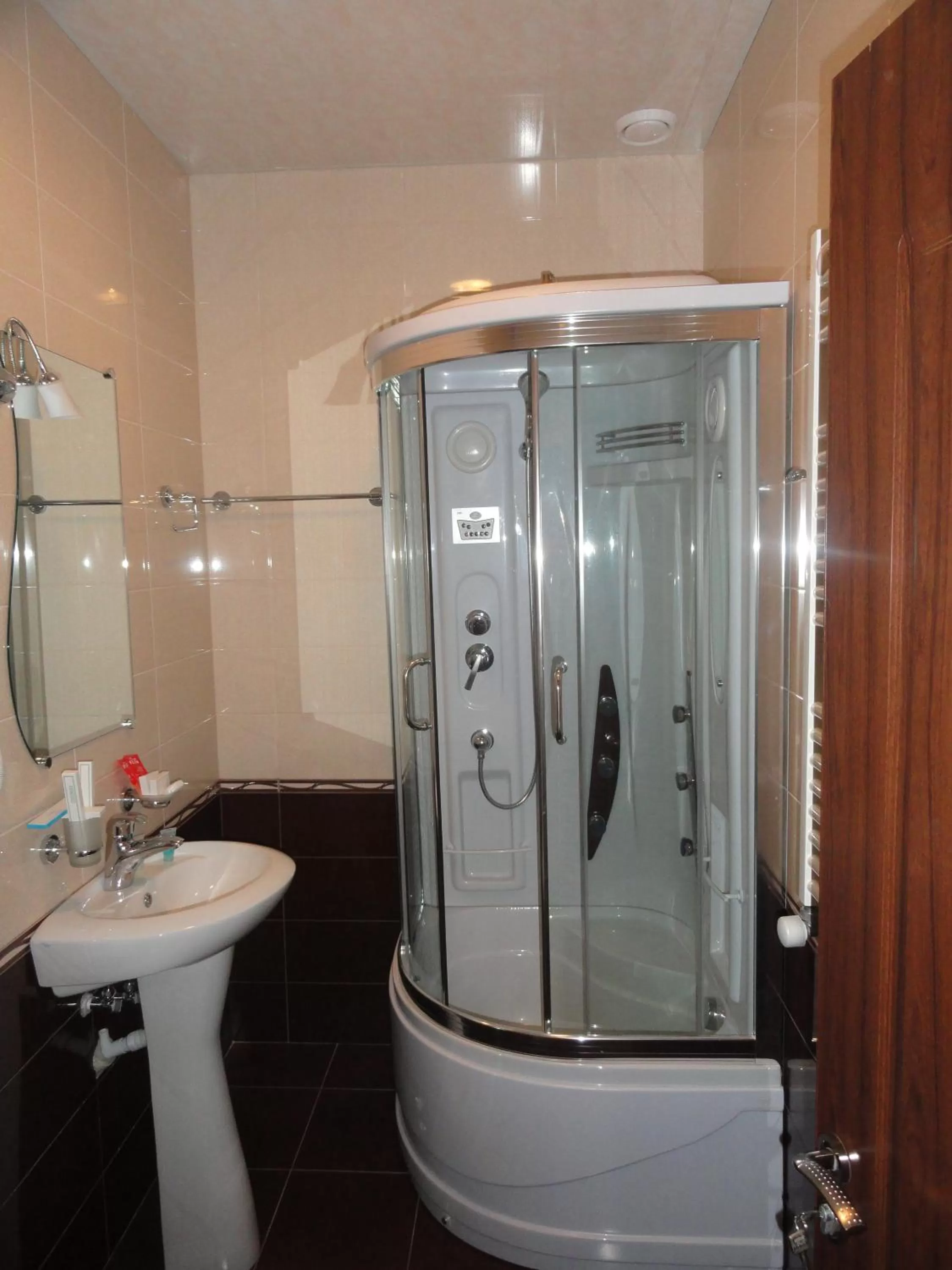 Bathroom in Diana Hotel