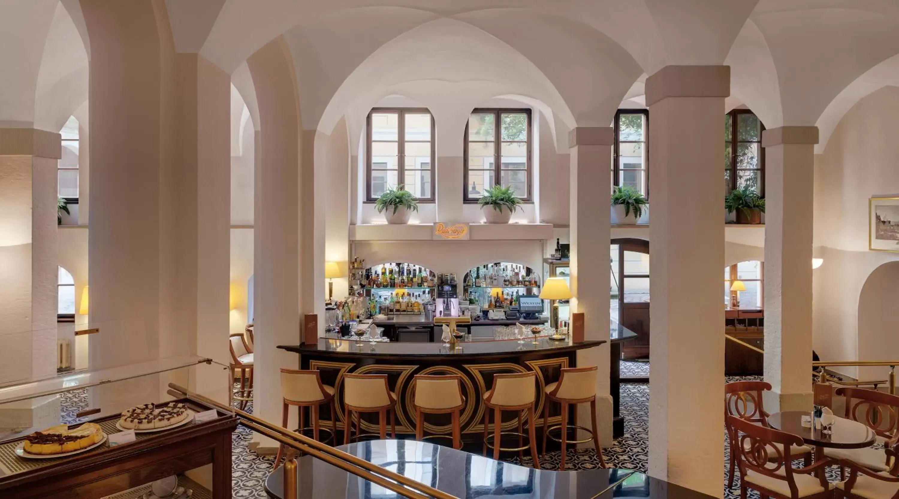 Lounge or bar, Restaurant/Places to Eat in Bilderberg Bellevue Hotel Dresden