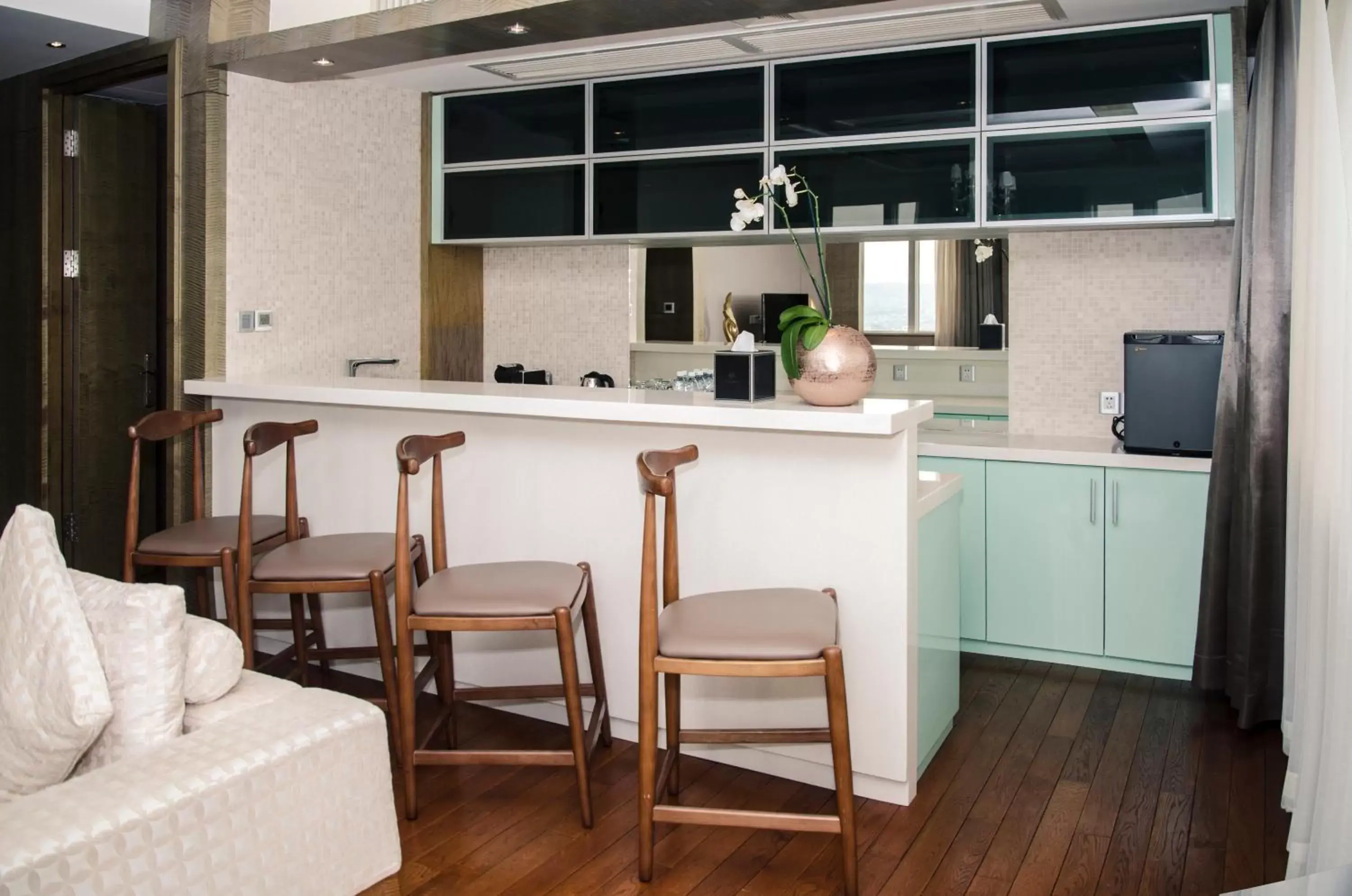 Kitchen or kitchenette, Kitchen/Kitchenette in Fleuve Congo Hotel By Blazon Hotels