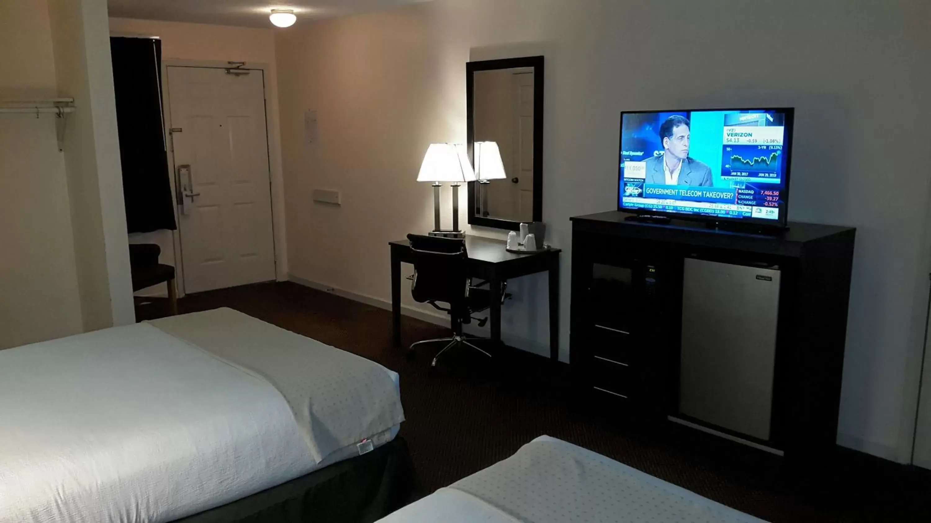 TV and multimedia, TV/Entertainment Center in Mountain Valley Inn