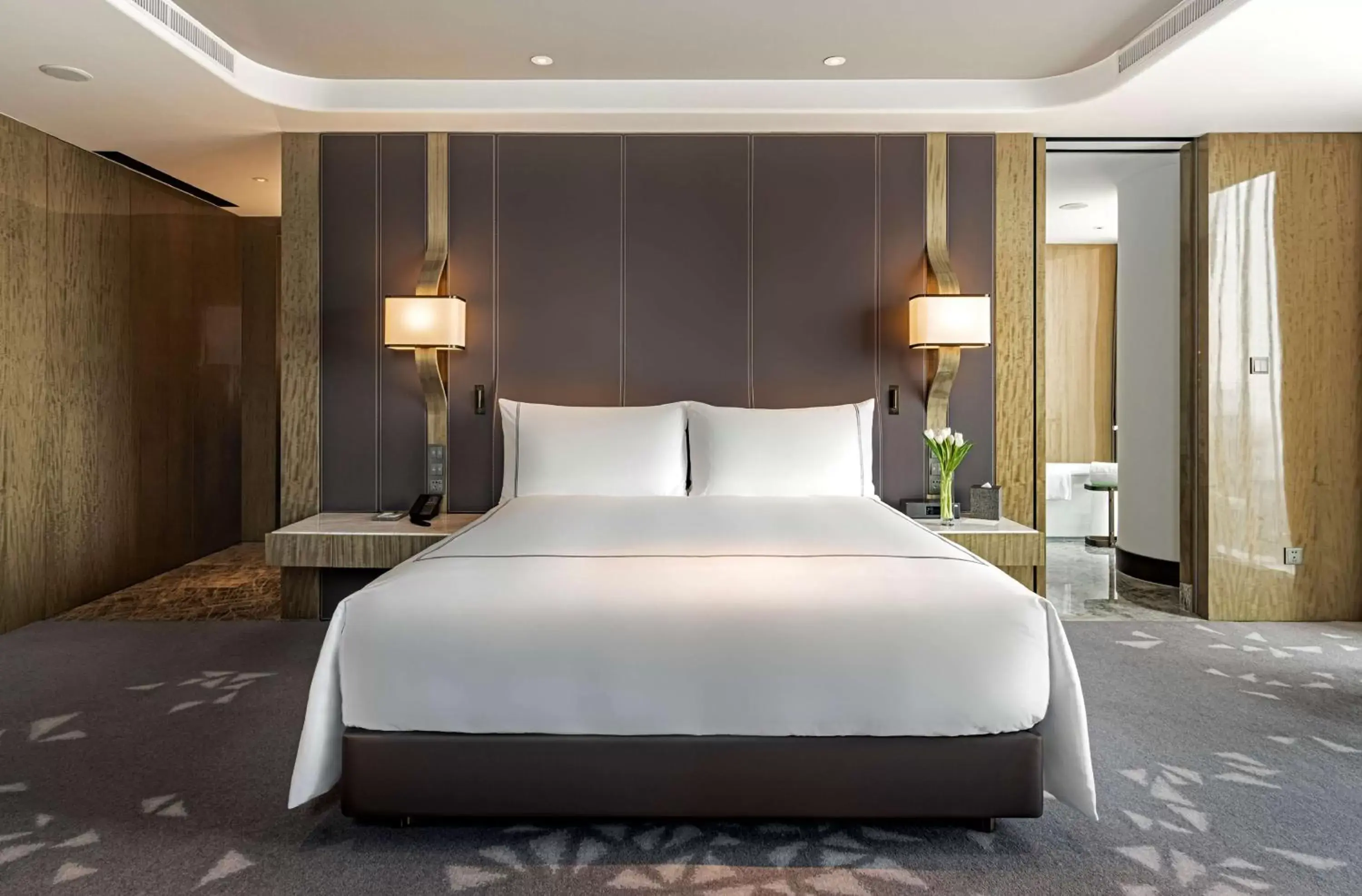 View (from property/room), Bed in Conrad Hangzhou View (from property/room), Bed in Conrad Hangzhou