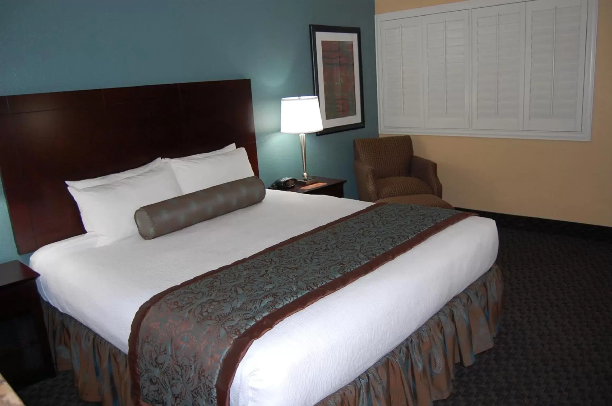 Bed in Best Western Plus Casino Royale - Center Strip