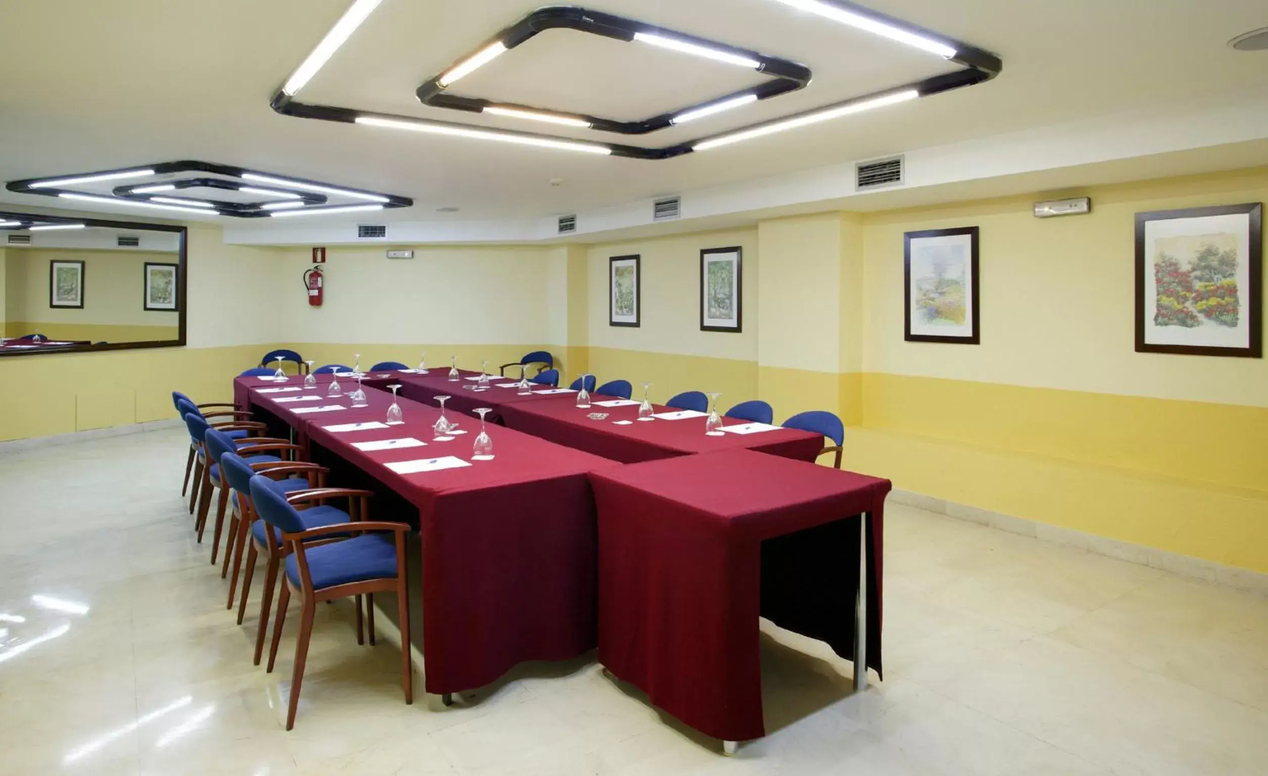 Business facilities in Senator Huelva