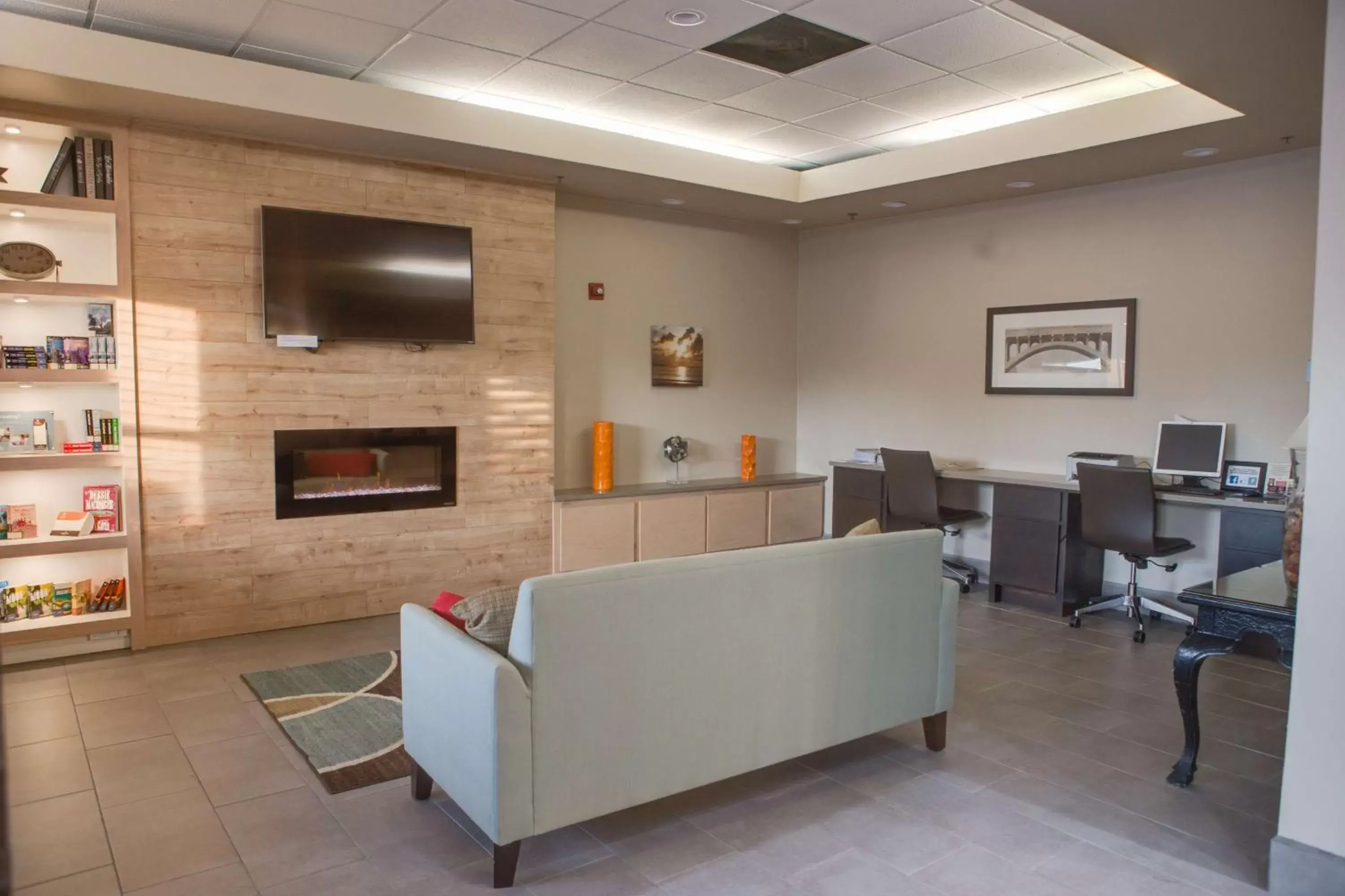 Lobby or reception, Seating Area in Country Inn & Suites by Radisson, Harlingen, TX