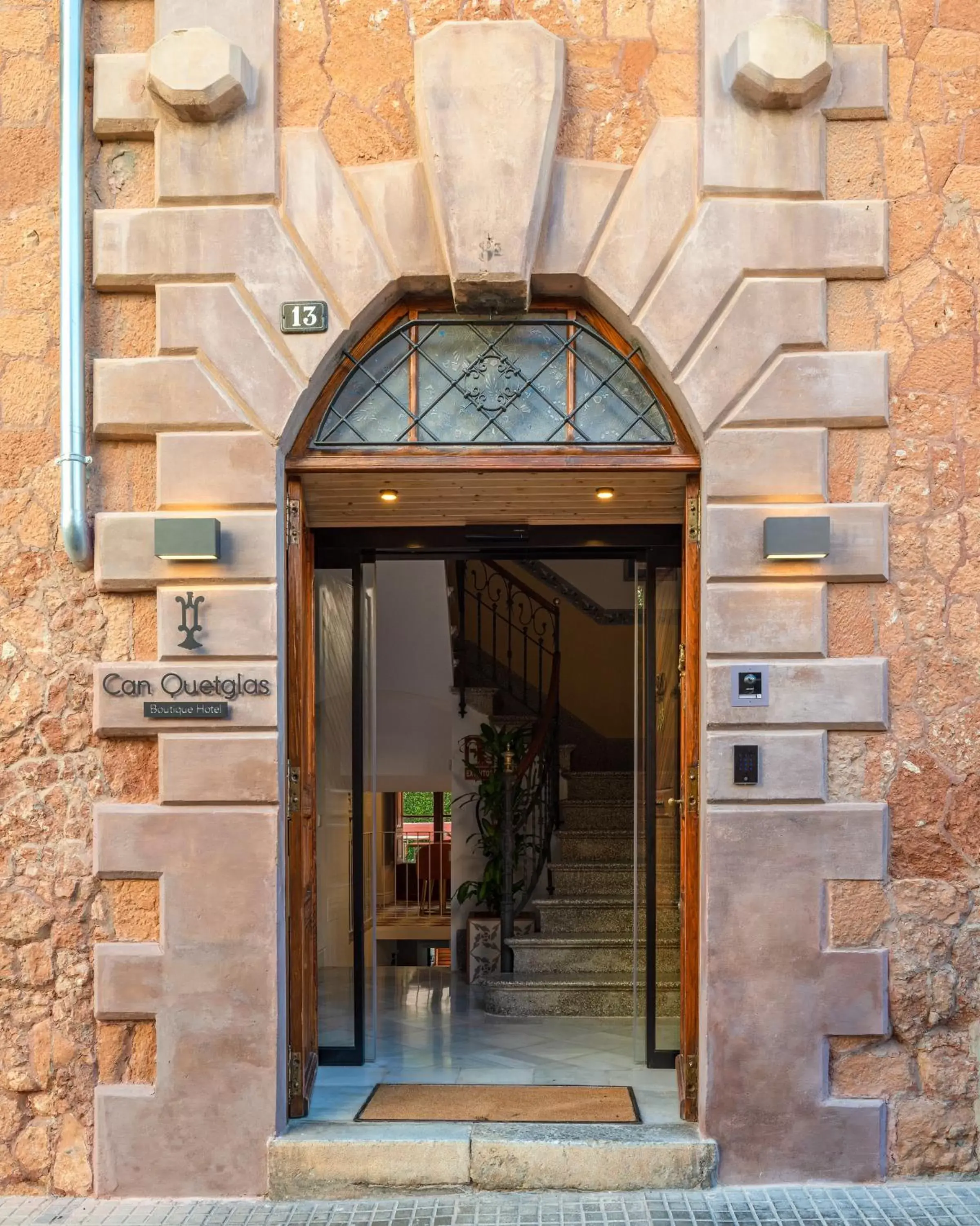 Facade/entrance in Hotel Can Quetglas