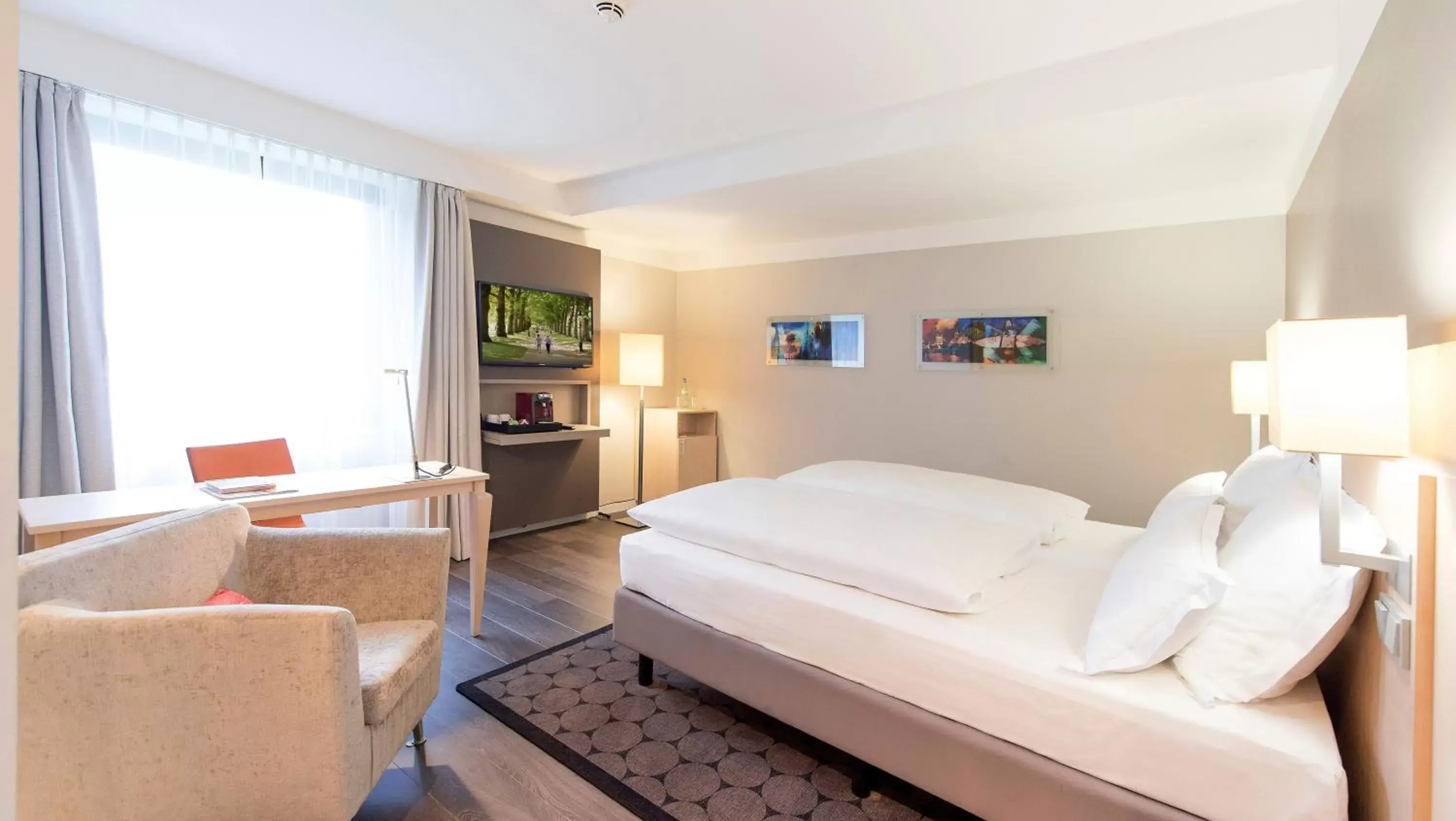 Photo of the whole room, Bathroom in Hotel Lyskirchen