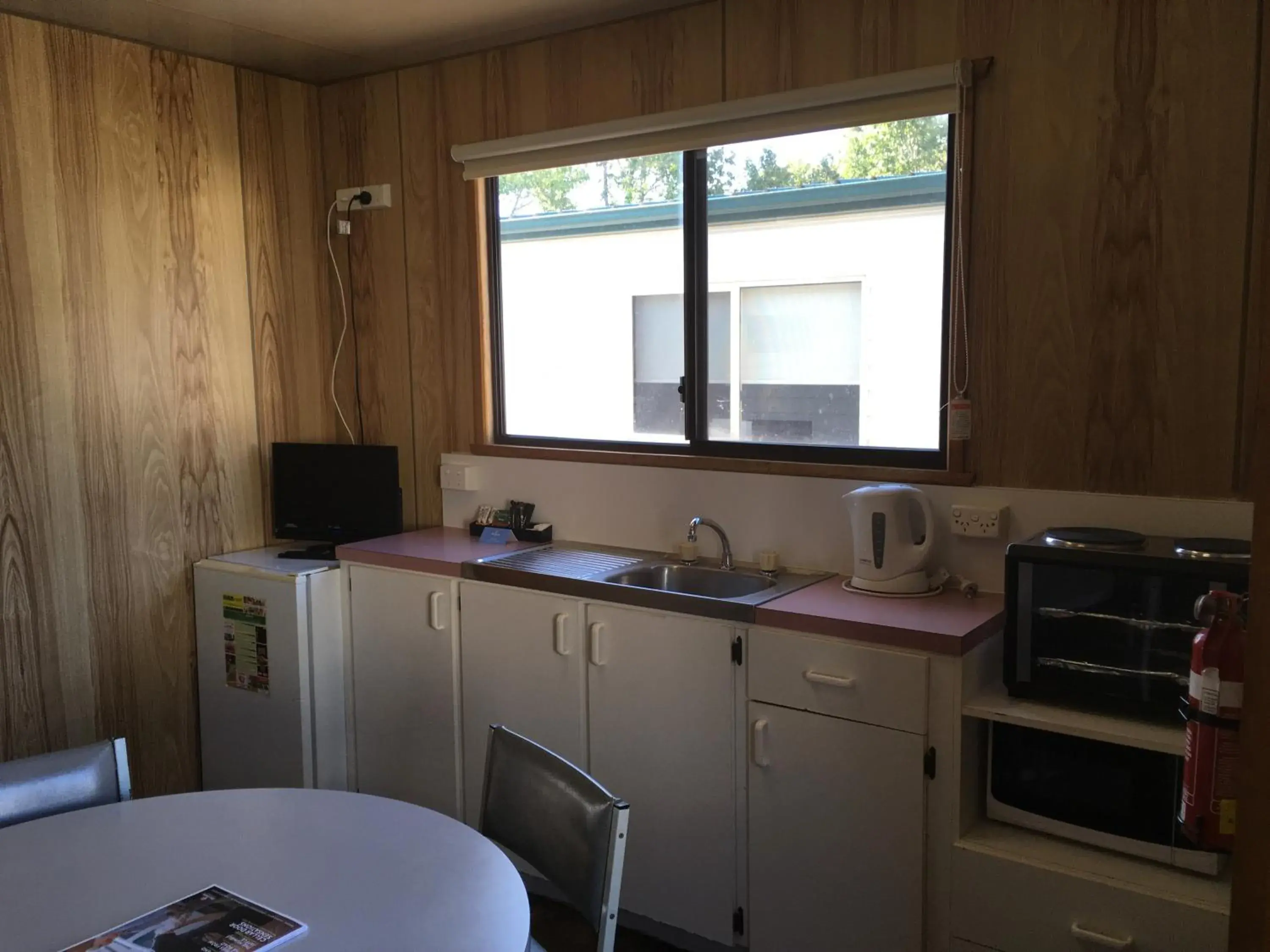 Kitchen or kitchenette, Kitchen/Kitchenette in Discovery Parks - Mornington Hobart