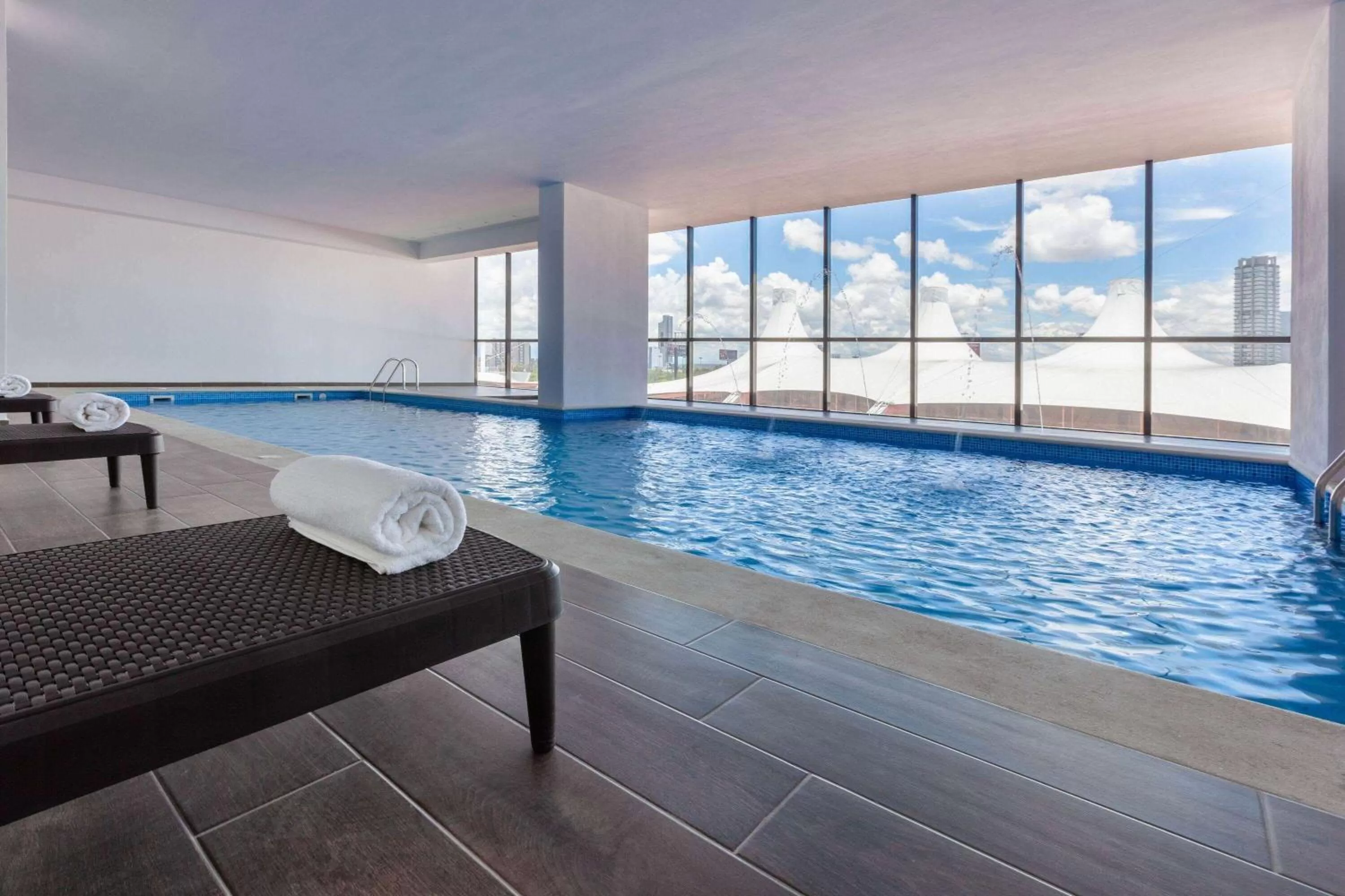 Pool view in Wyndham Puebla Angelopolis