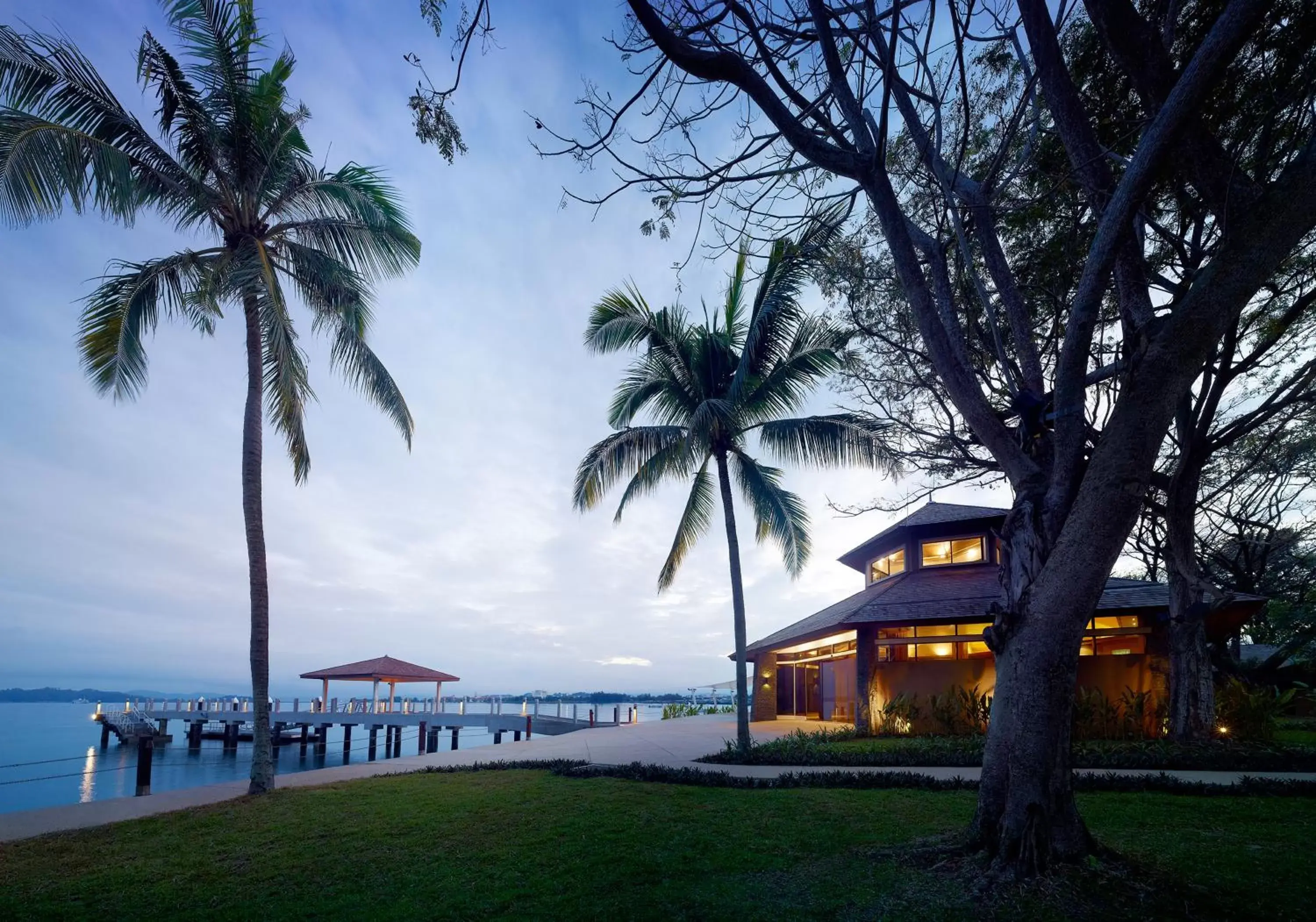 Facade/entrance, Property Building in Shangri-La Tanjung Aru, Kota Kinabalu