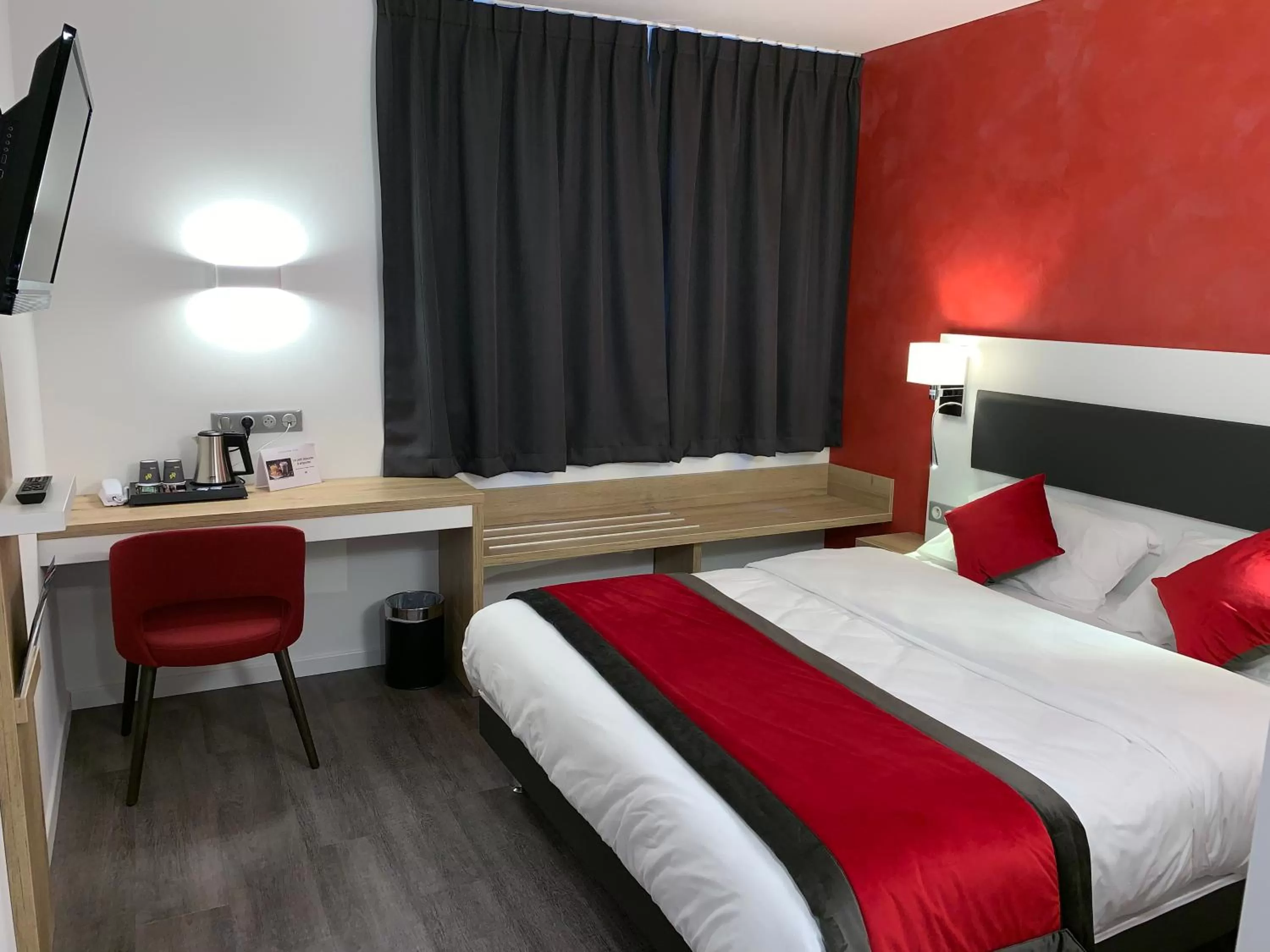 Bed in ATOLON PARK HOTEL