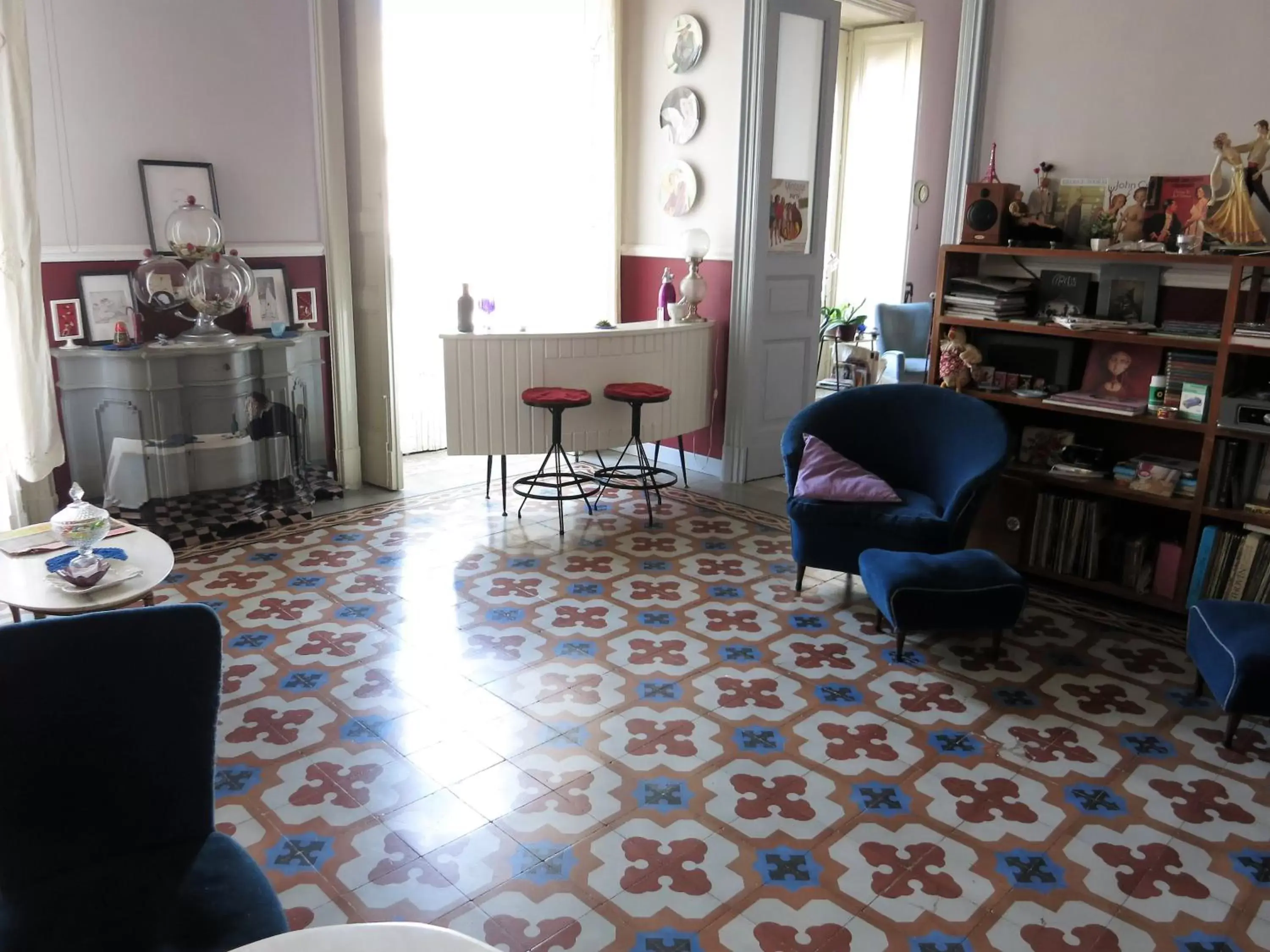 Communal lounge/ TV room, Seating Area in Maison Decò