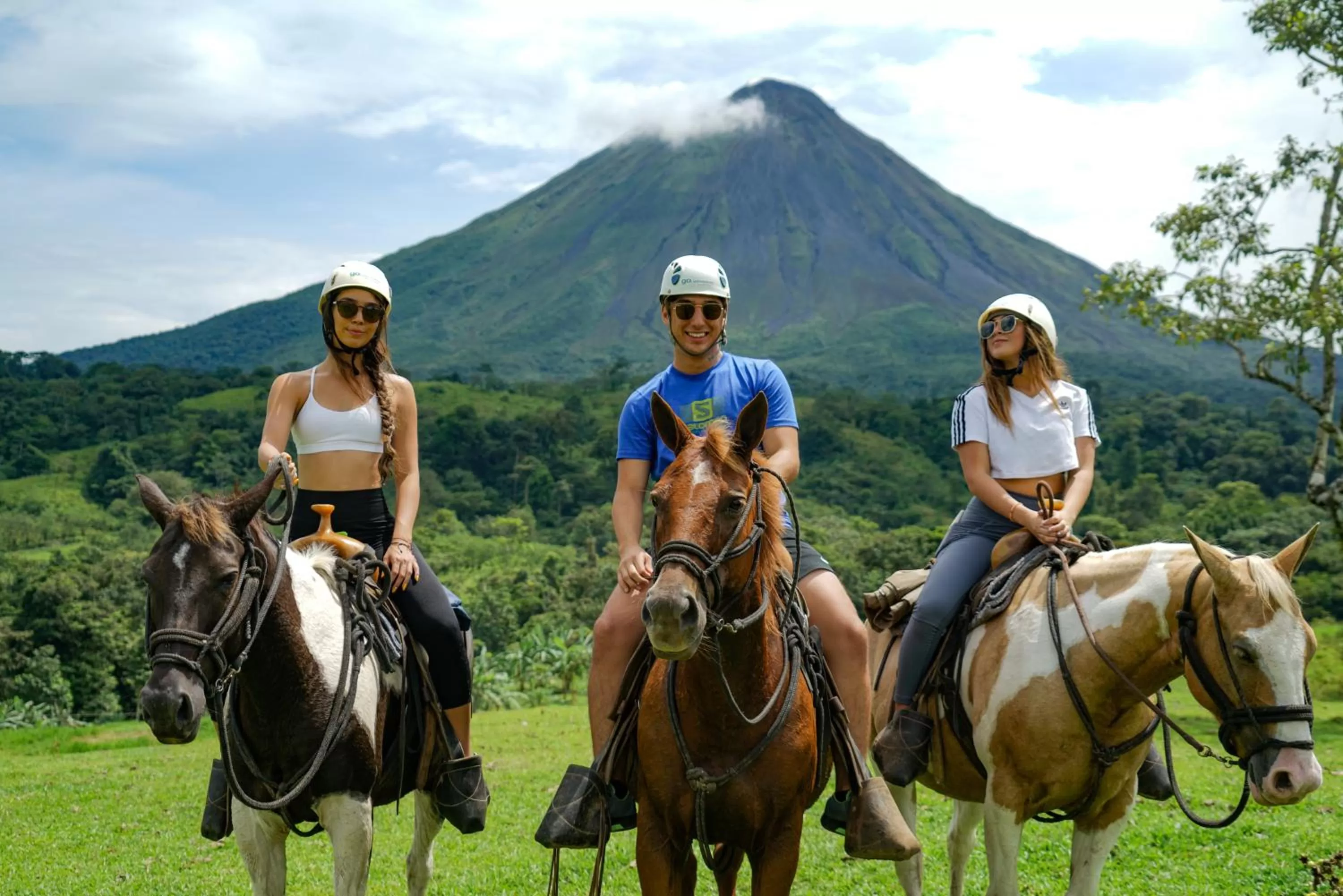 Horse-riding in Montaña de fuego Mountain Resort & Spa