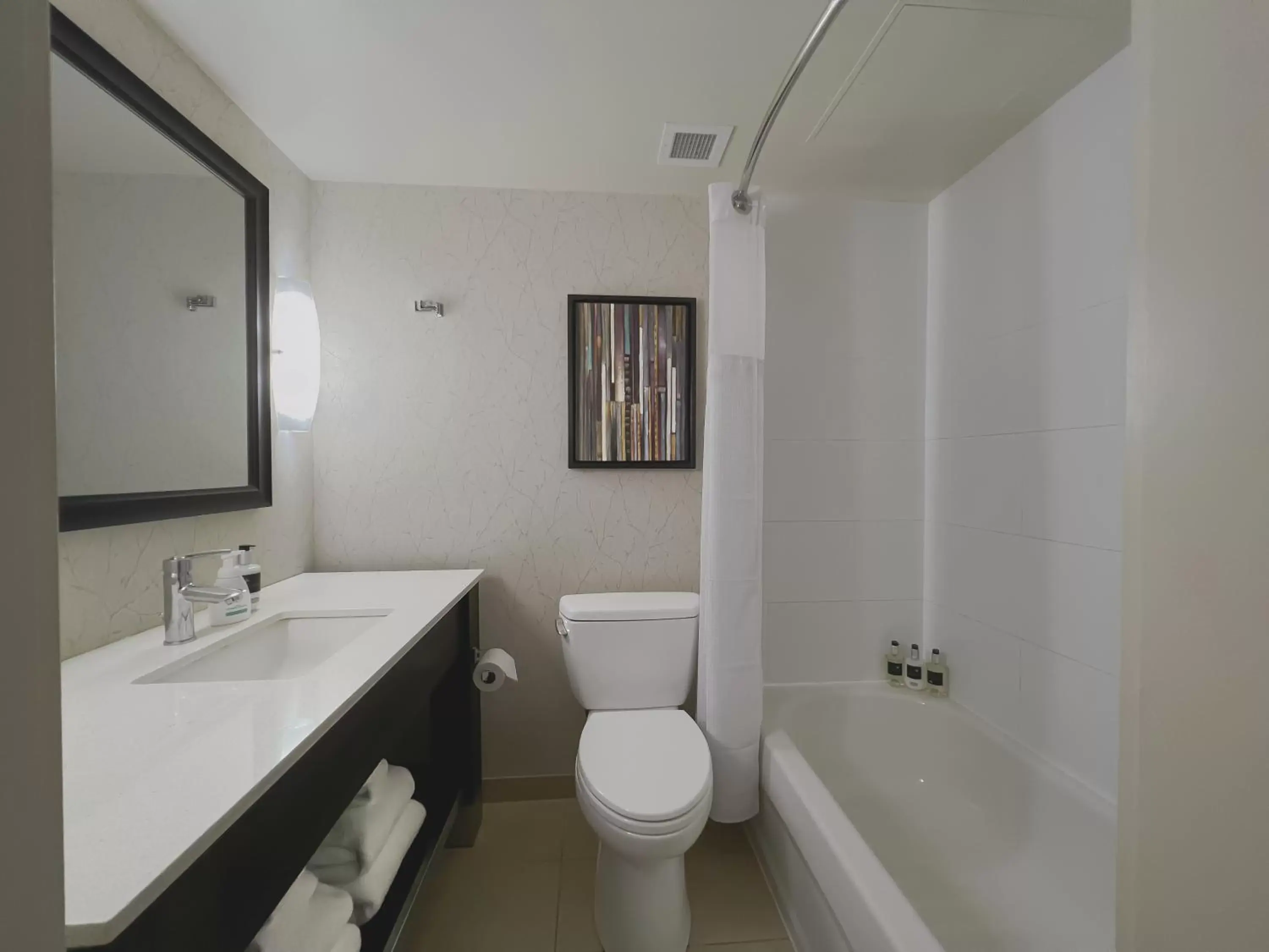 Shower, Bathroom in Coast Capri Hotel