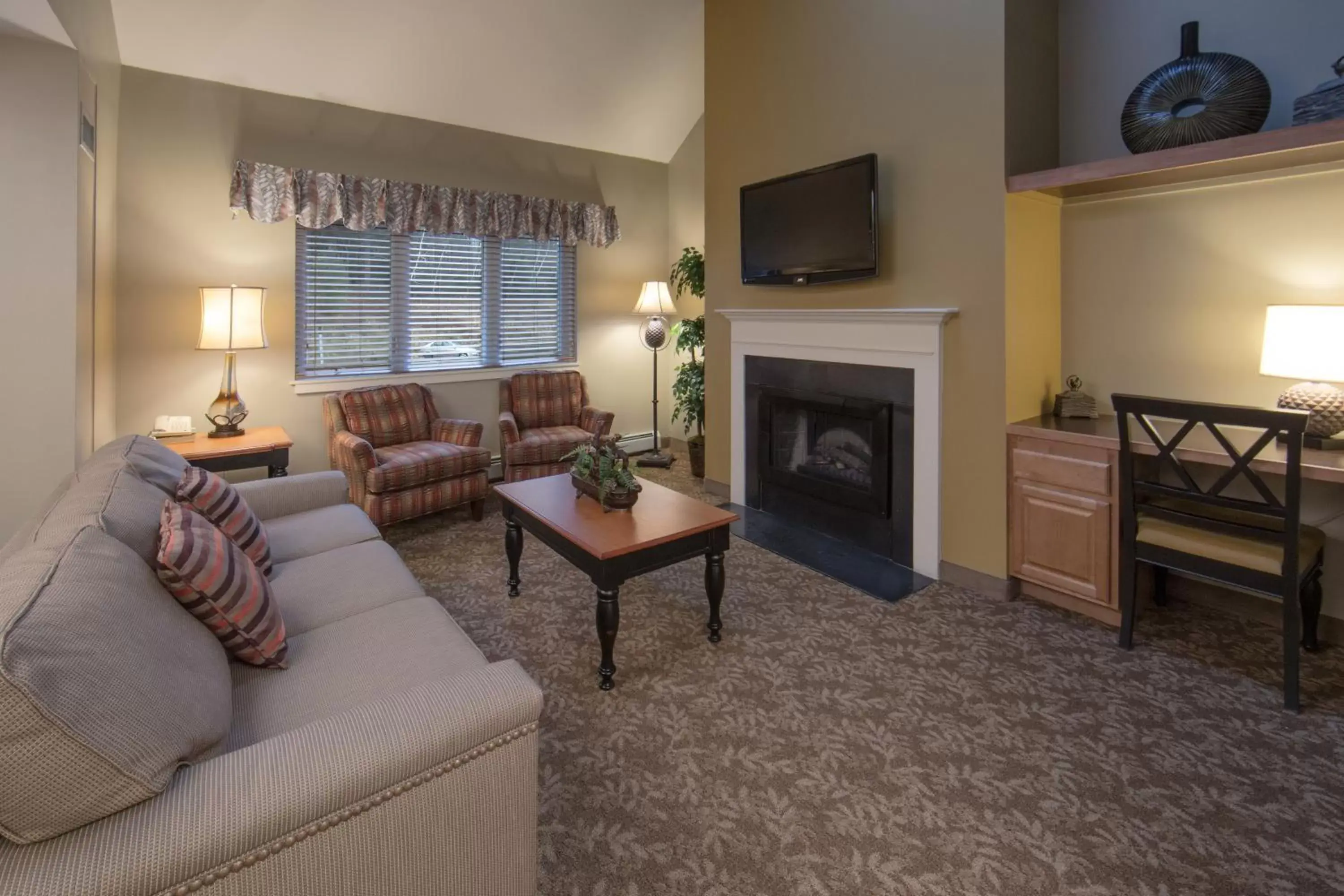 Photo of the whole room, Seating Area in Holiday Inn Club Vacations Mount Ascutney Resort, an IHG Hotel