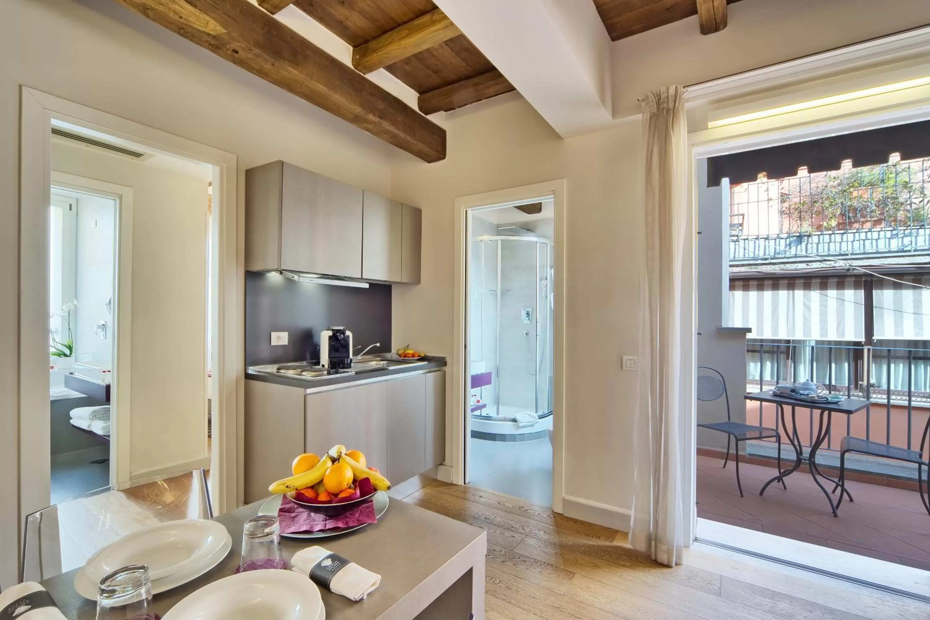 Dining area in Trevi Palace Luxury Inn