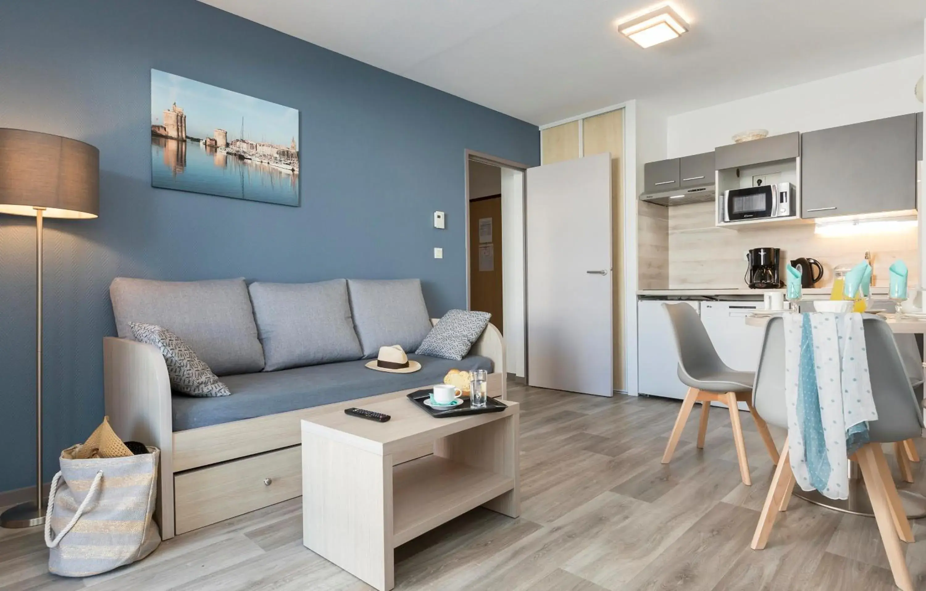 Kitchen or kitchenette, Seating Area in Appart'hÃ´tel Odalys Archipel