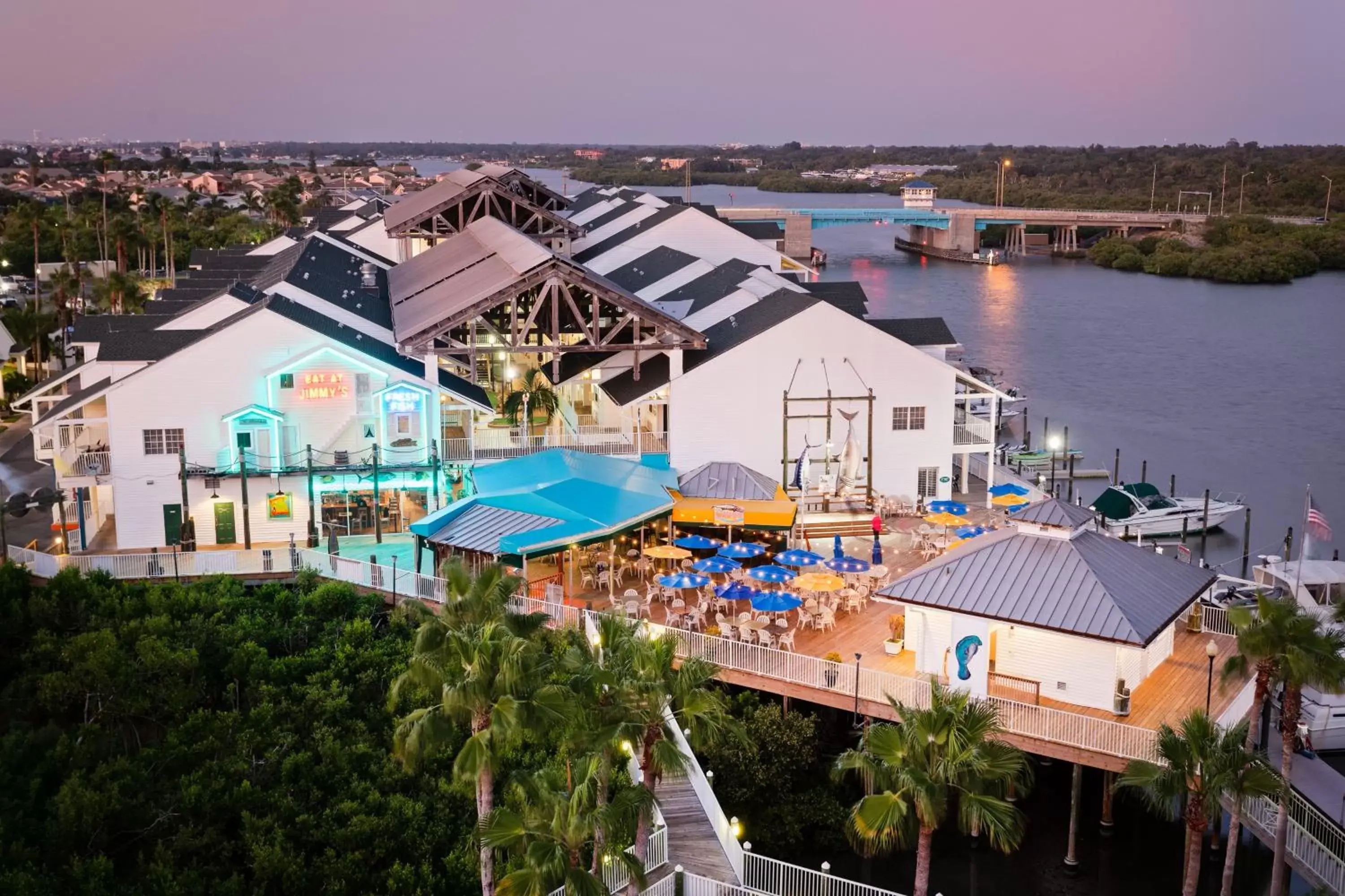 Restaurant/places to eat, Bird's-eye View in Holiday Inn & Suites Clearwater Beach S-Harbourside