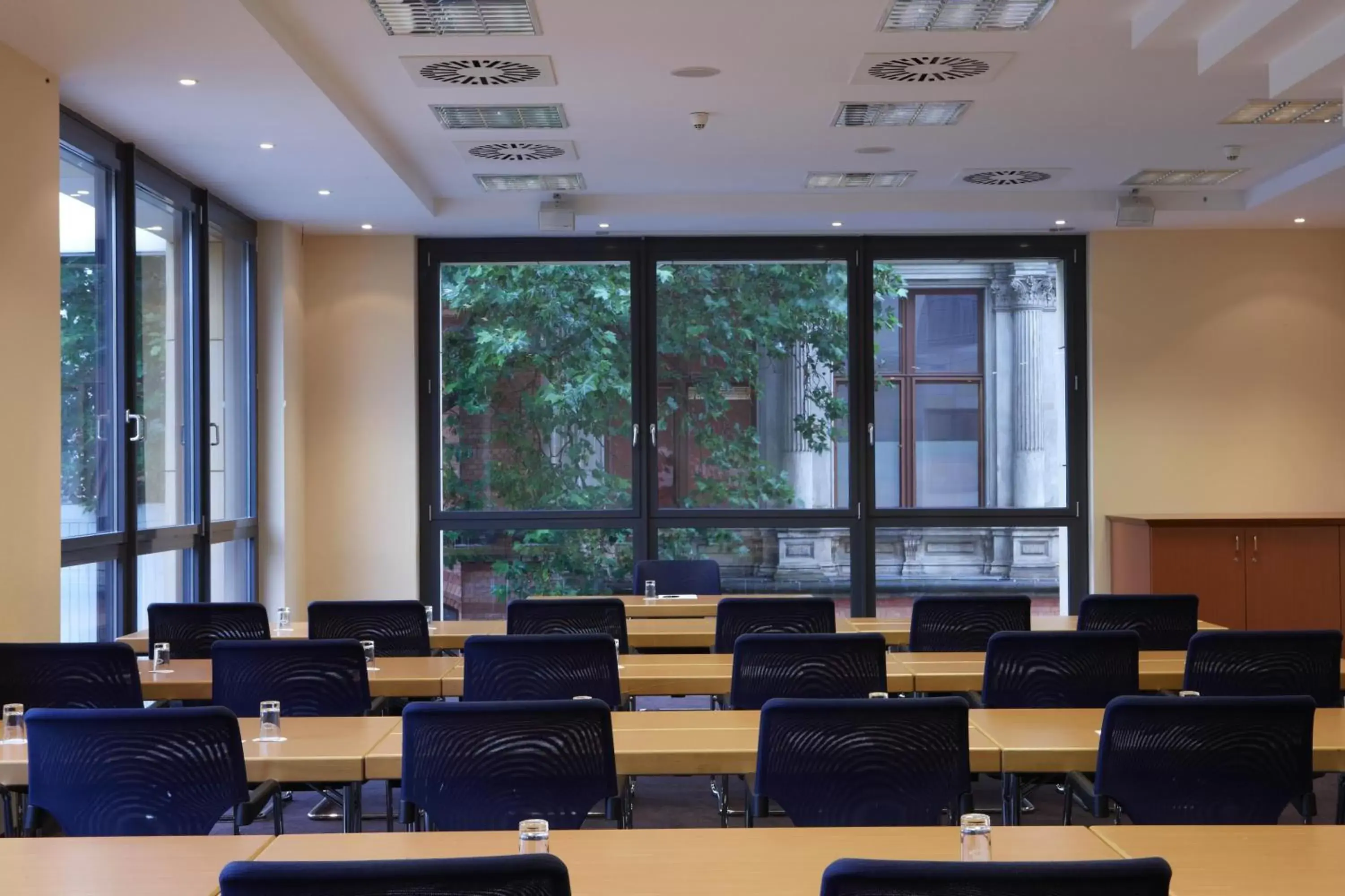 Business facilities in IntercityHotel Bremen