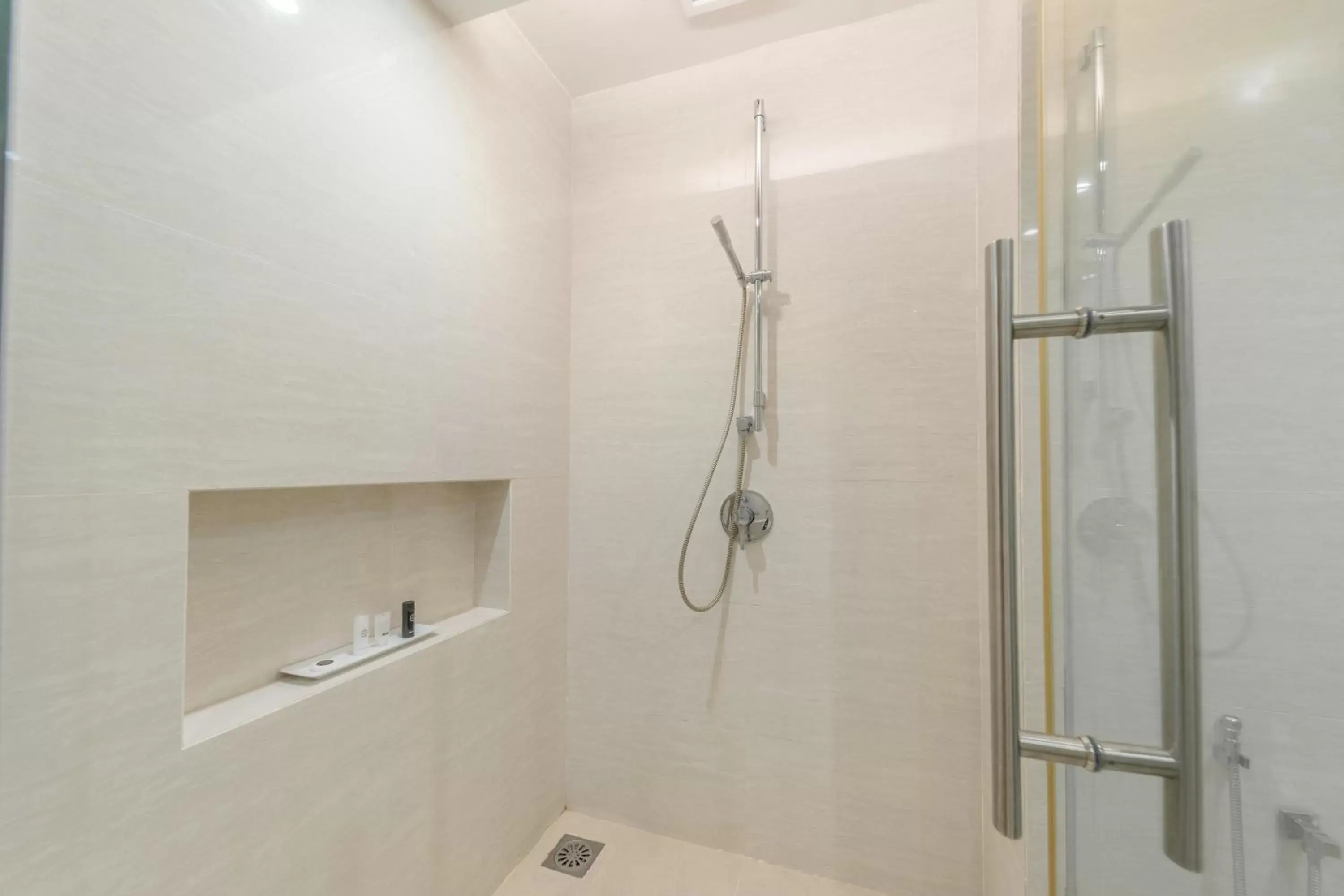 Shower, Bathroom in Raia Hotel & Convention Centre Alor Setar