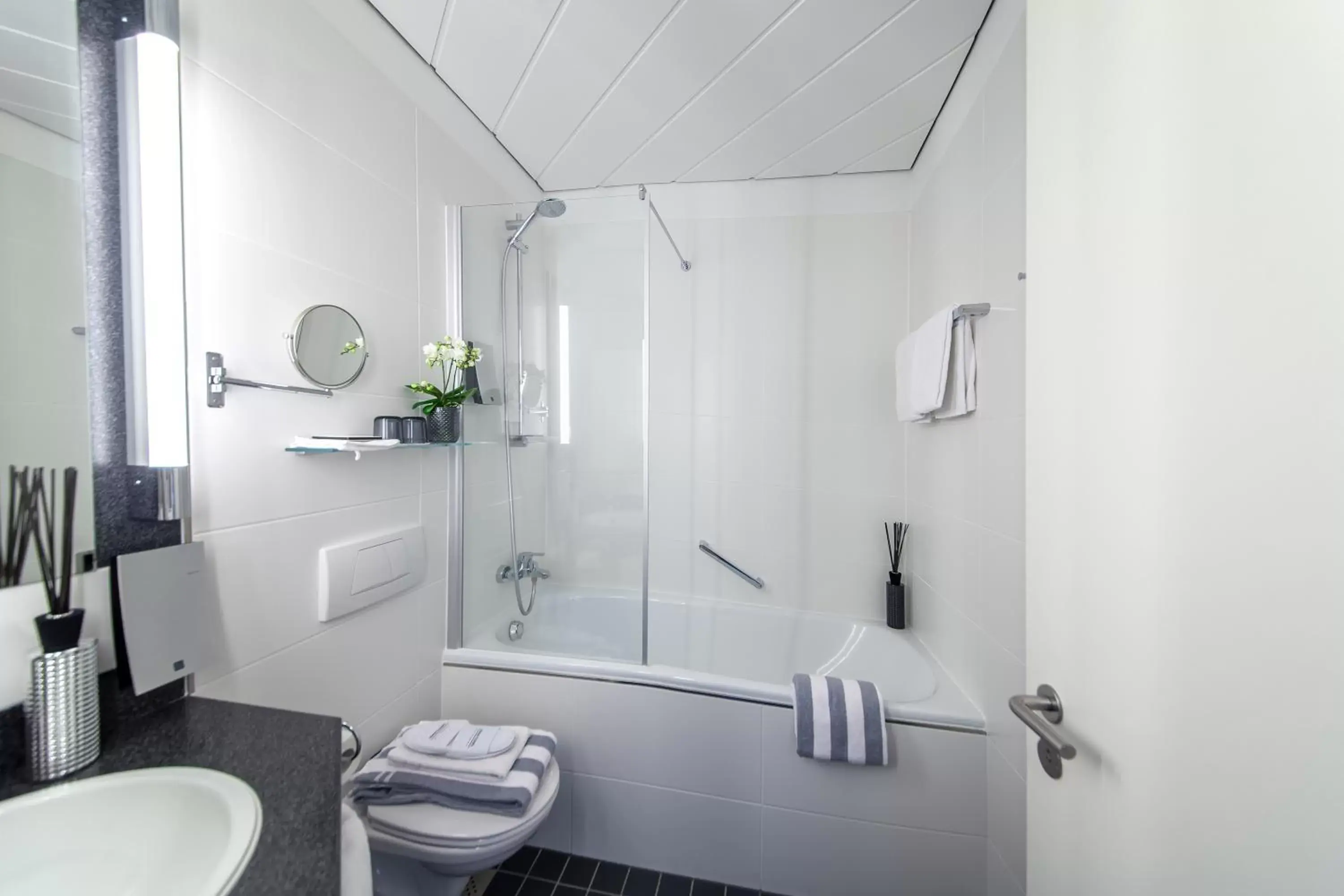 Bathroom in relexa hotel Bad Steben GmbH