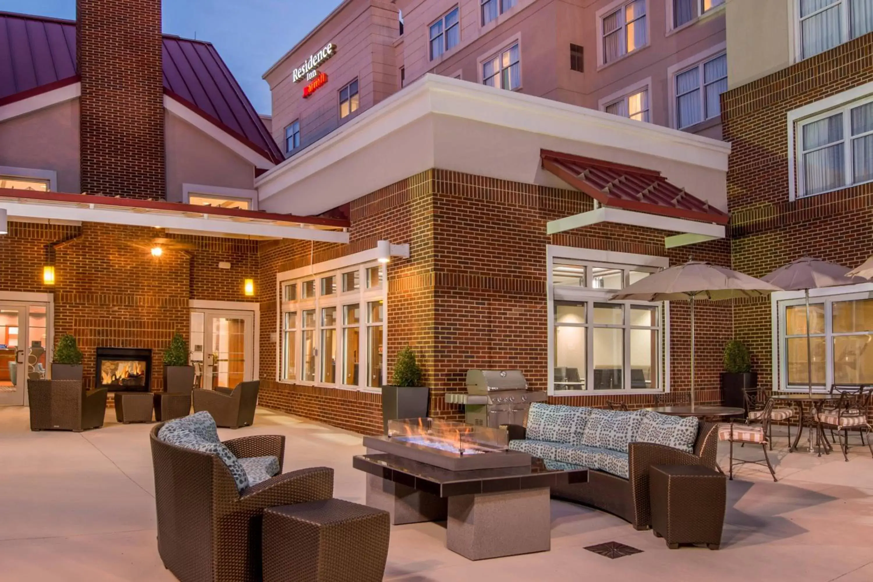 Property building, Restaurant/Places to Eat in Residence Inn by Marriott Chesapeake Greenbrier