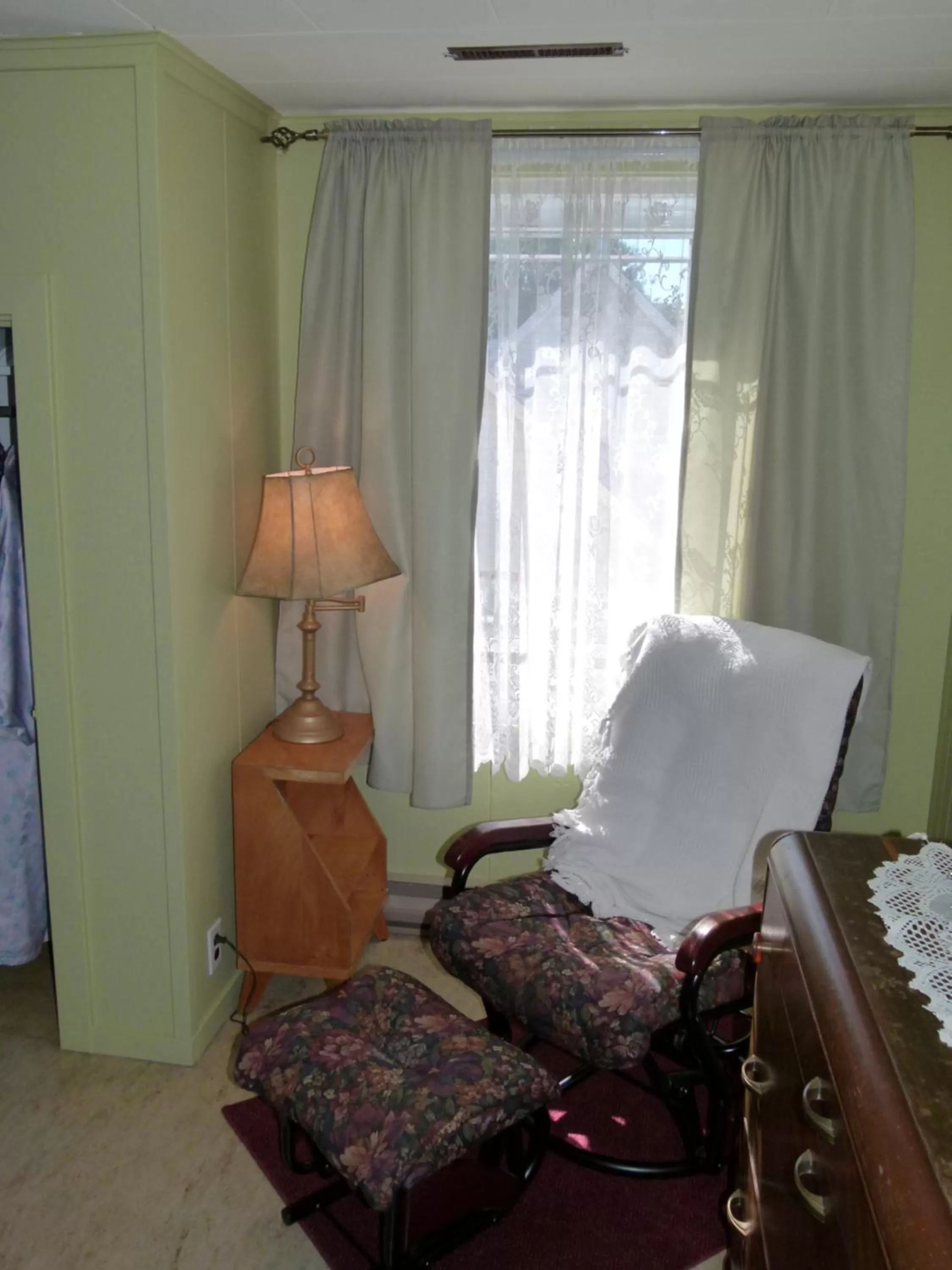 Photo of the whole room, Bed in La Maison entre Mer Montagnes