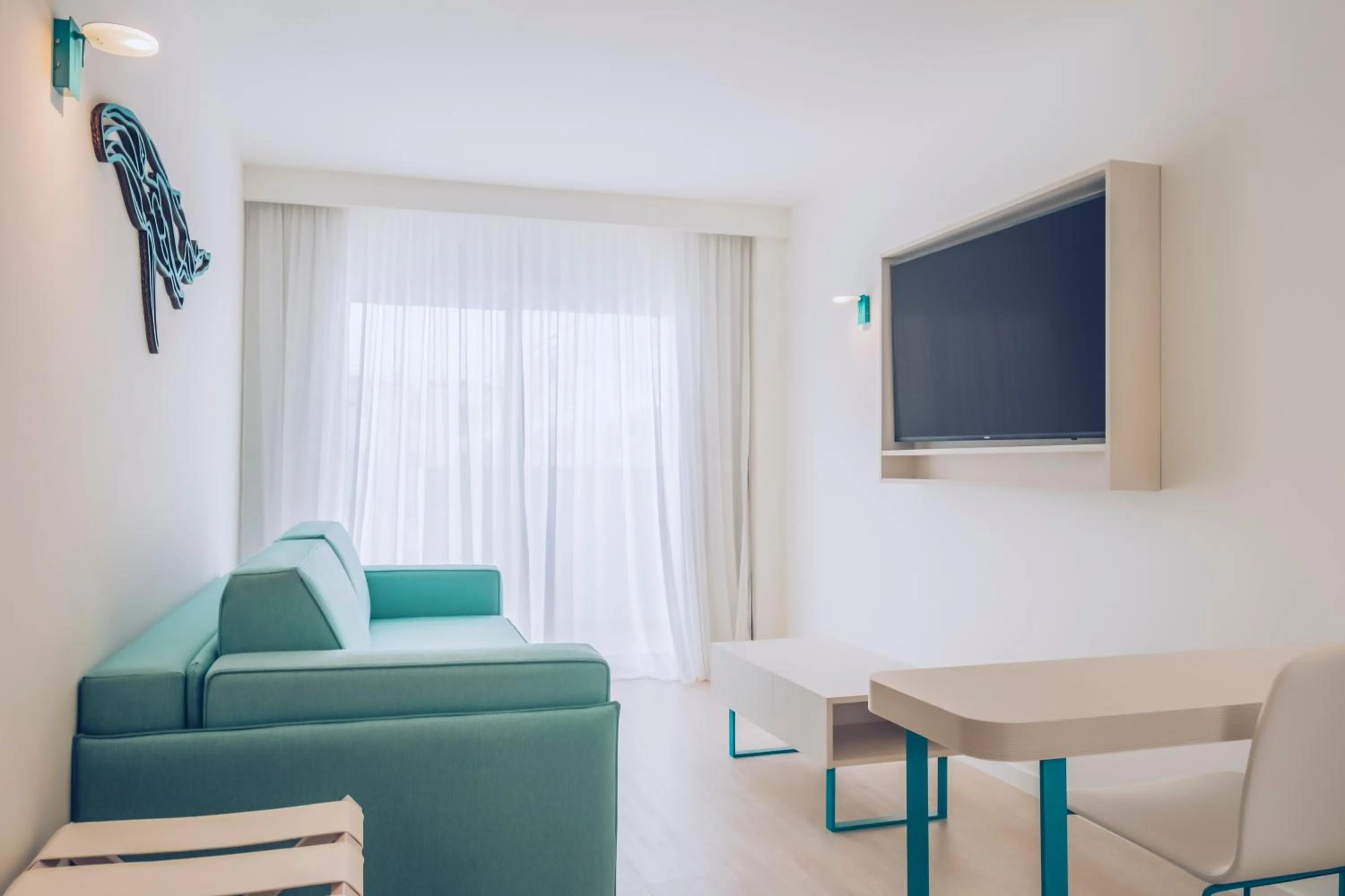 TV and multimedia in Iberostar Waves Alcudia Park