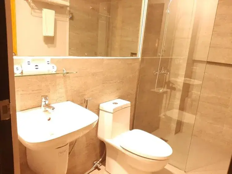 Bathroom in 1A Express Hotel