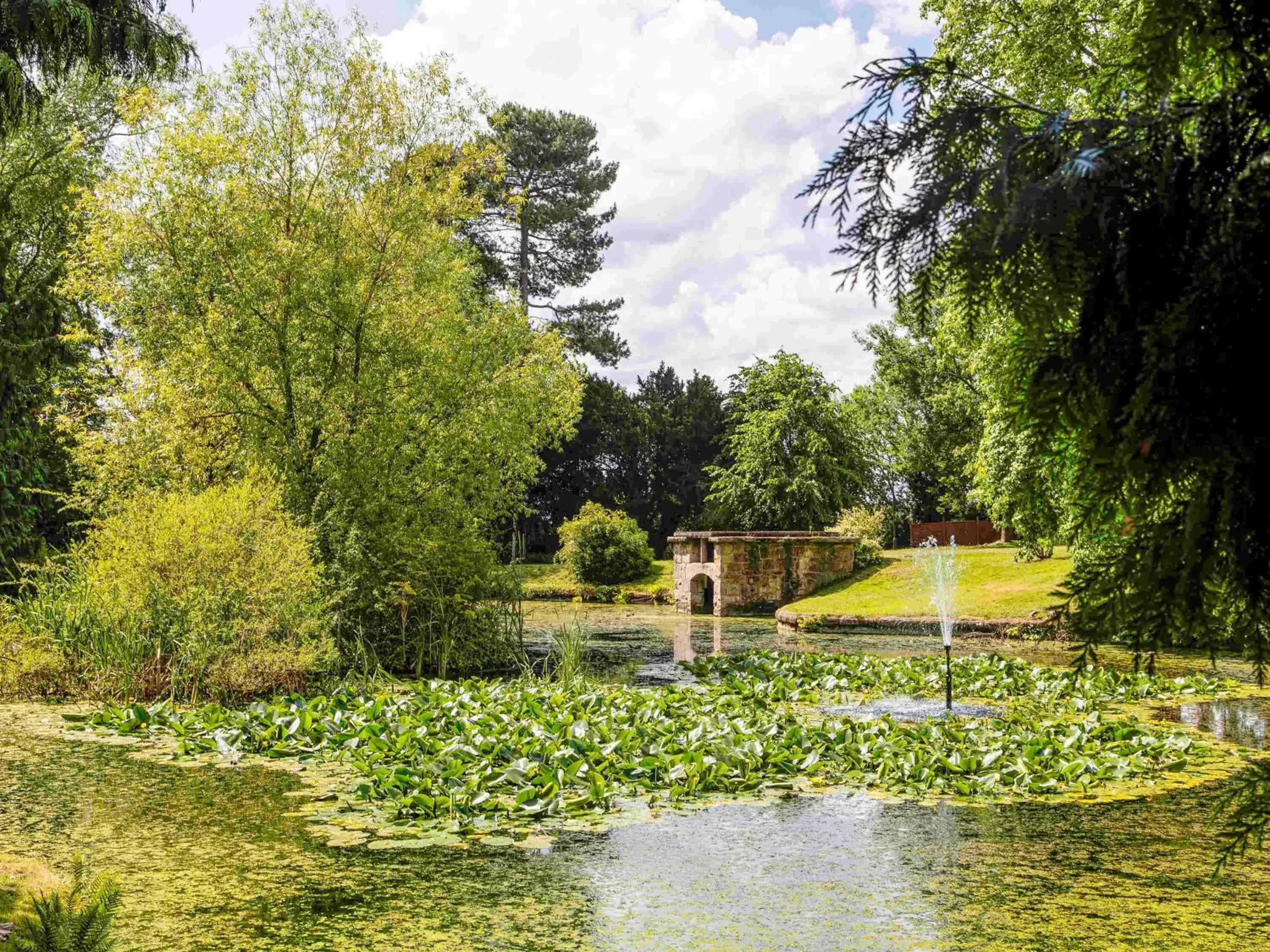 Property building in Mercure Shrewsbury Albrighton Hall Hotel & Spa