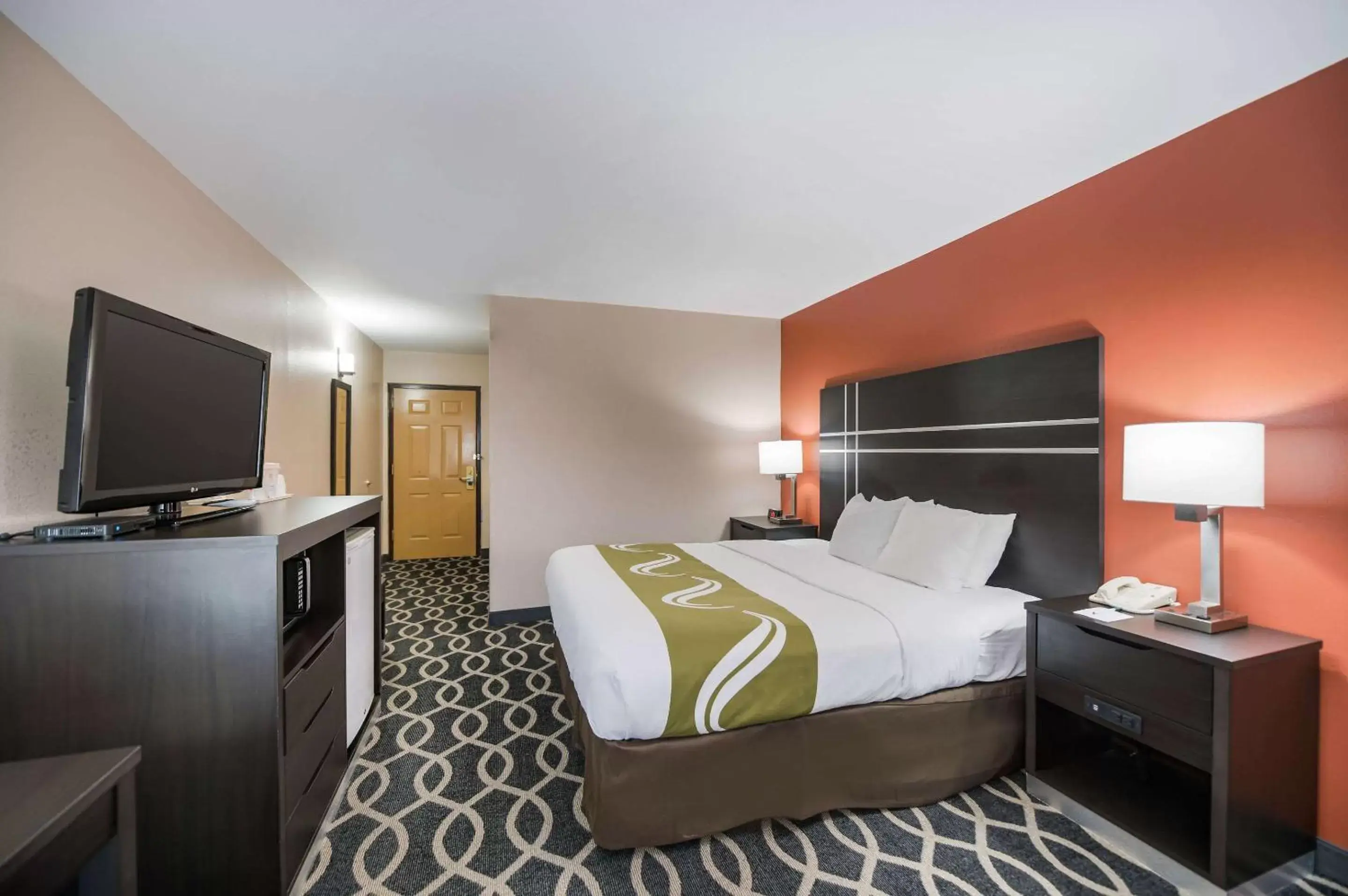 Photo of the whole room, Bed in Quality Inn Jacksonville near Little Rock Air Force Base