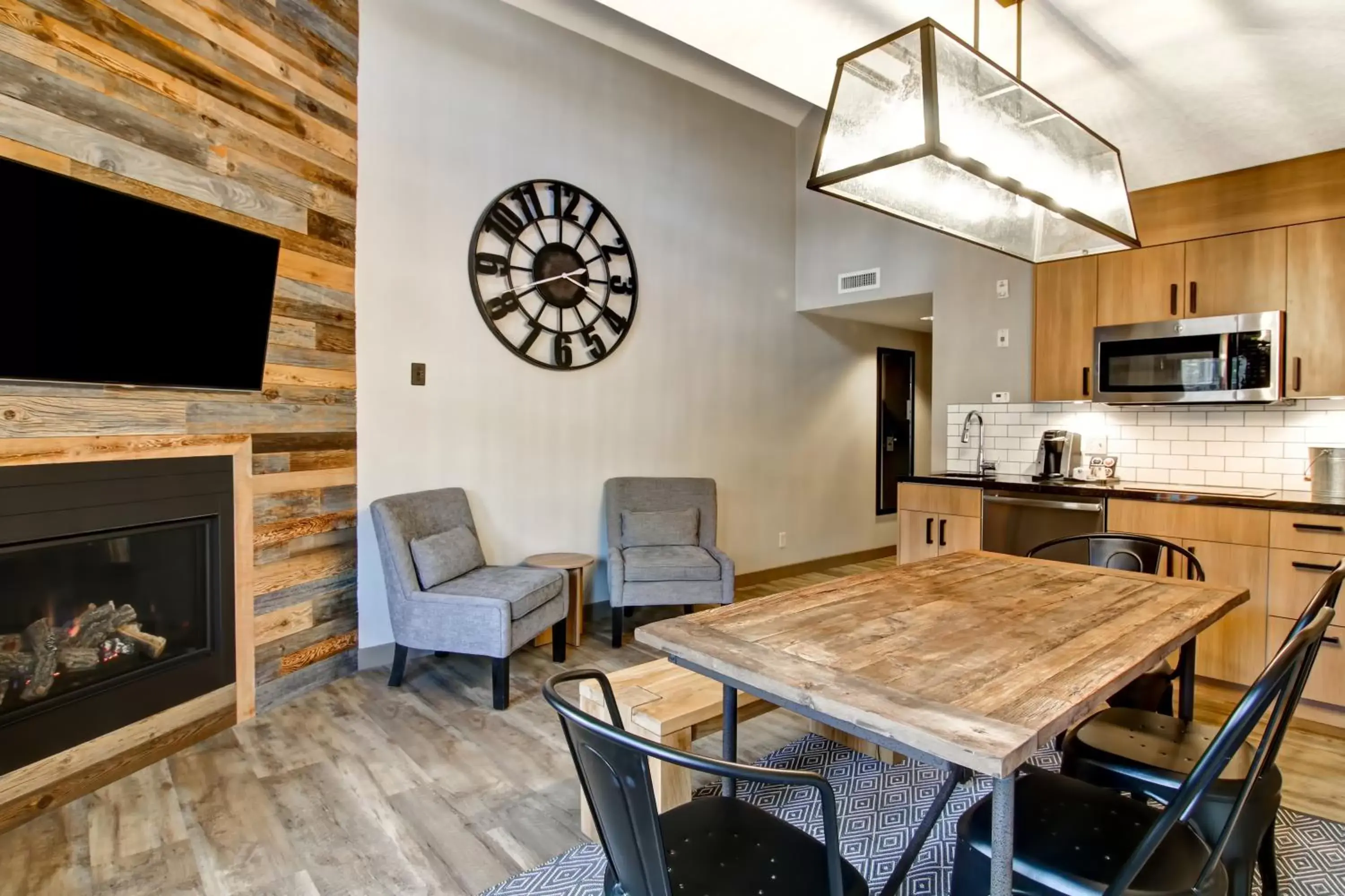 Kitchen/Kitchenette in Canalta Lodge