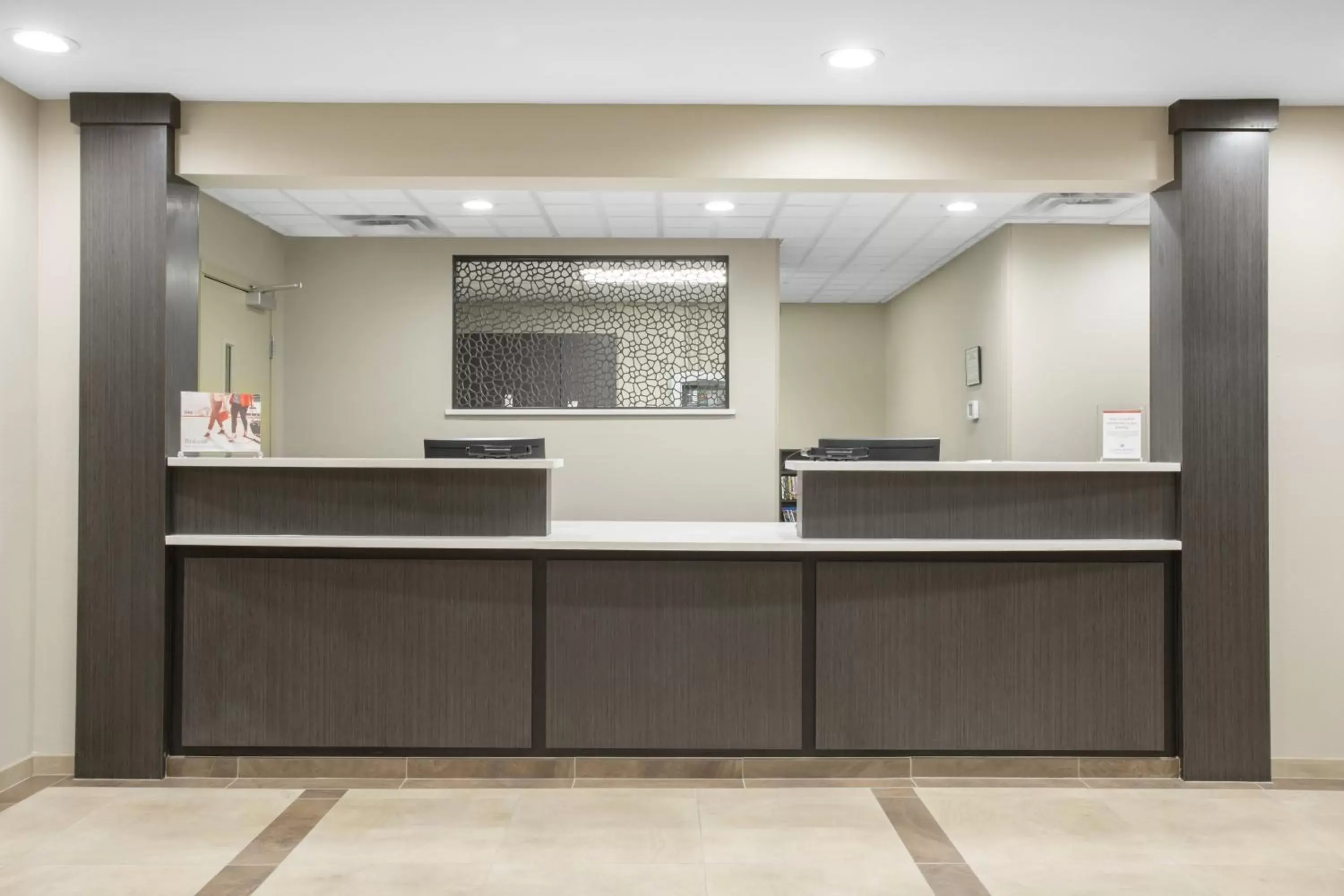 Property building, Lobby/Reception in Candlewood Suites Pueblo, an IHG Hotel