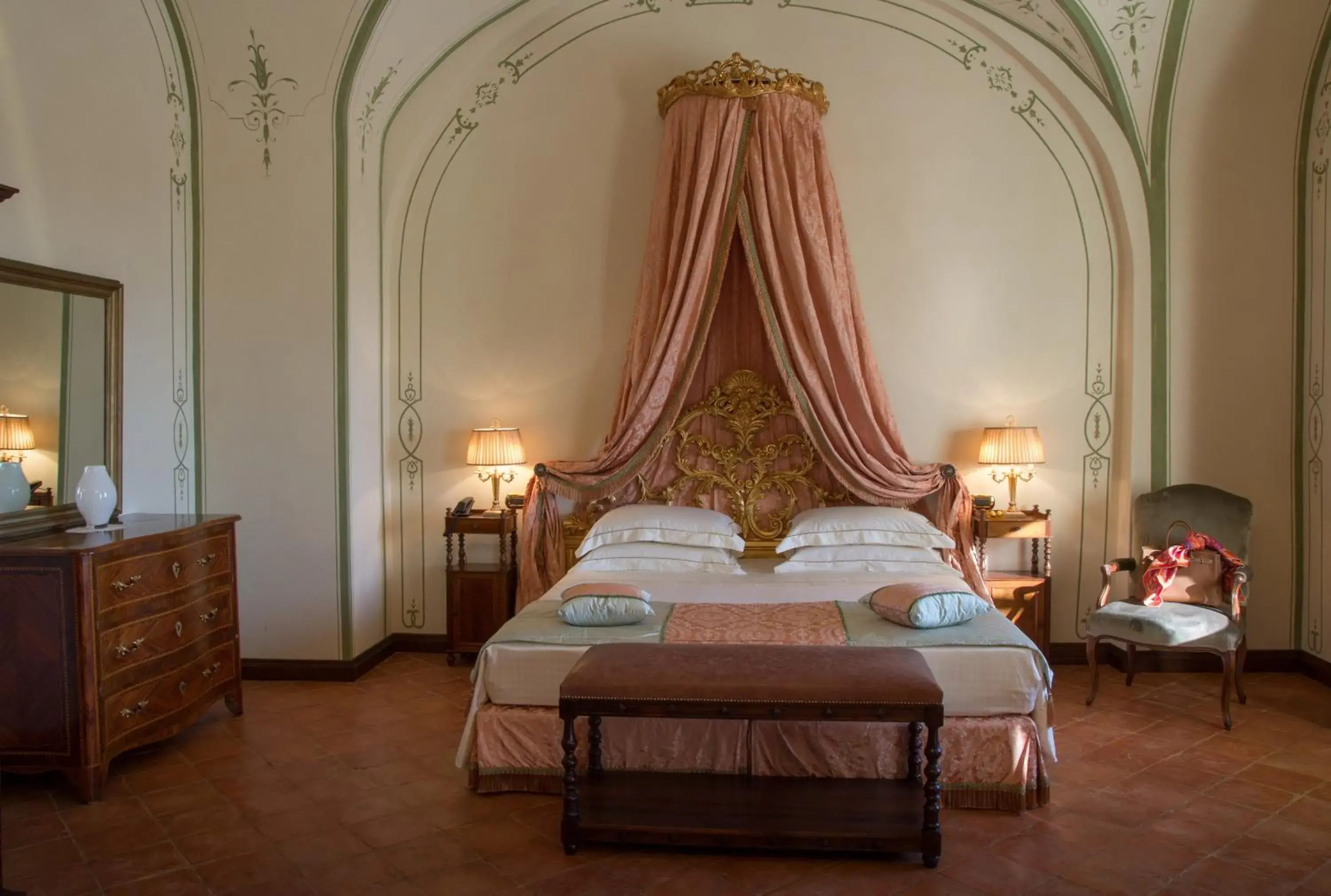 Photo of the whole room, Bed in Castello di Guarene
