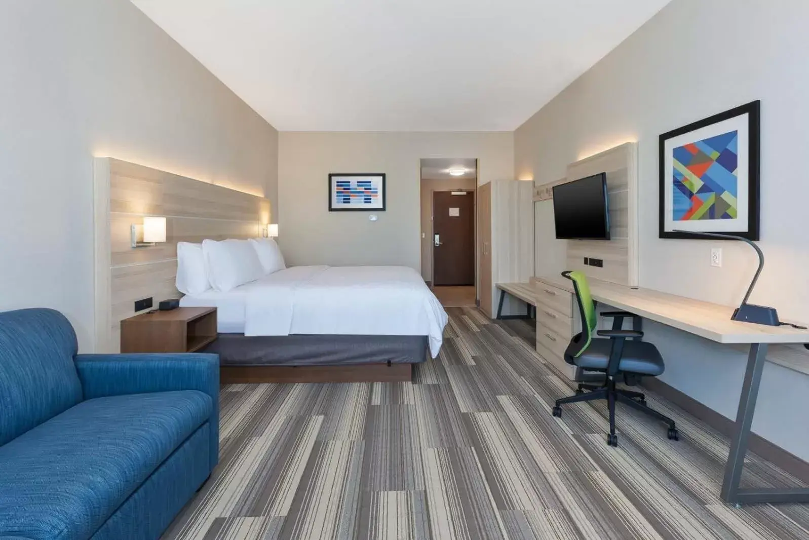 Holiday Inn Express & Suites - Grand Rapids Airport - South, an IHG Hotel