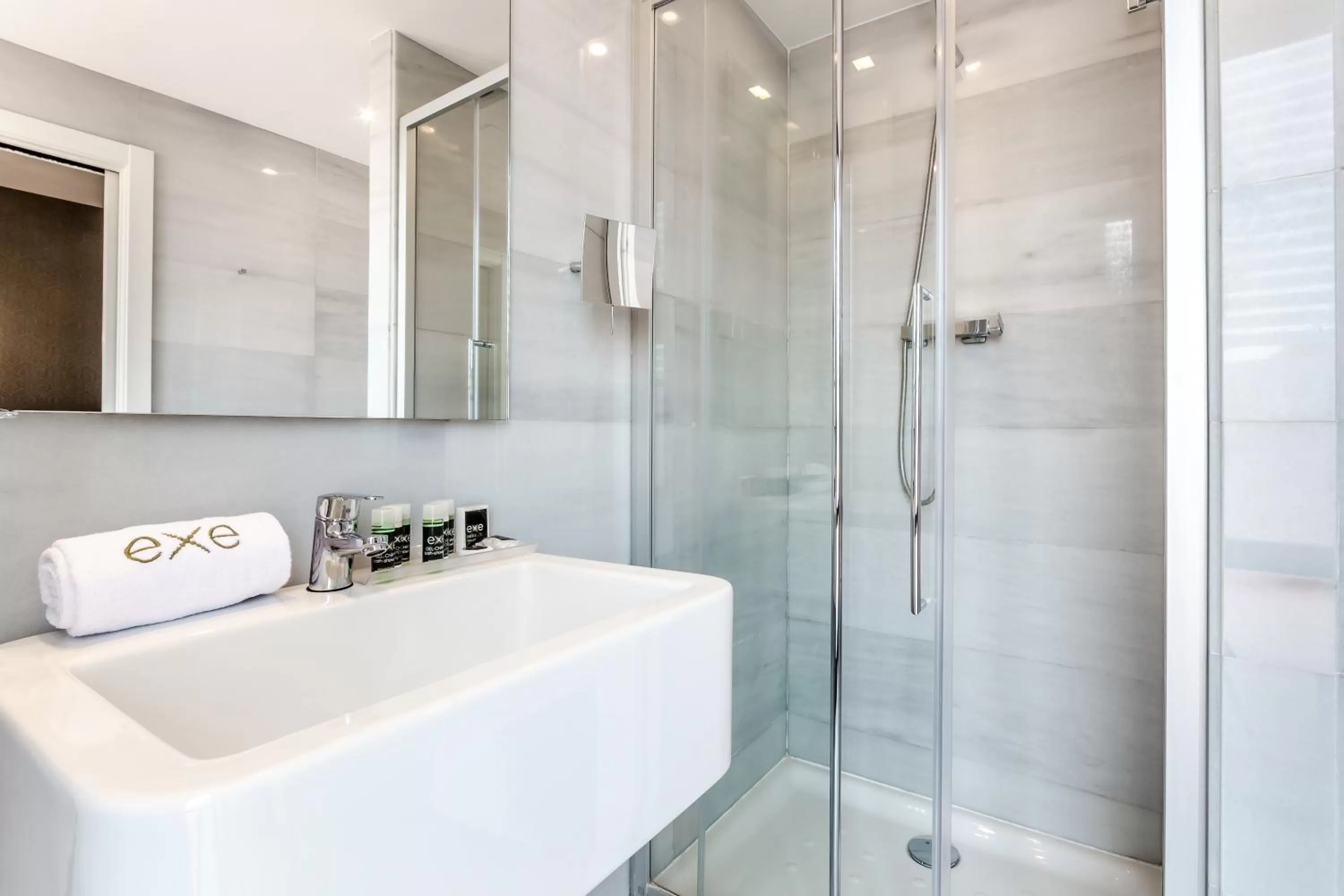 Bathroom in Exe Ramblas Boquería