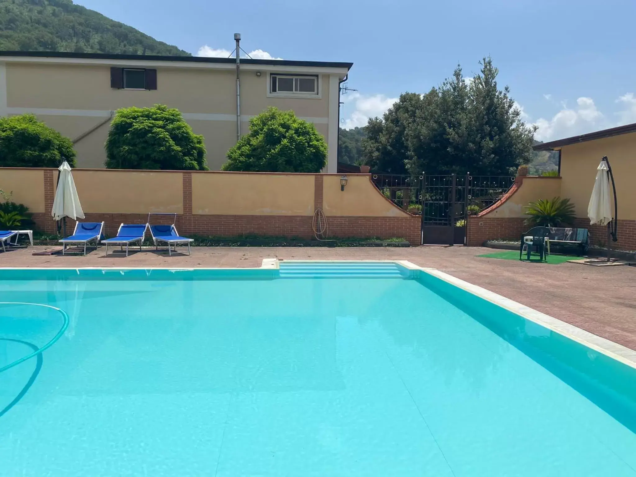 Swimming Pool in B&B Oasi del Voscone