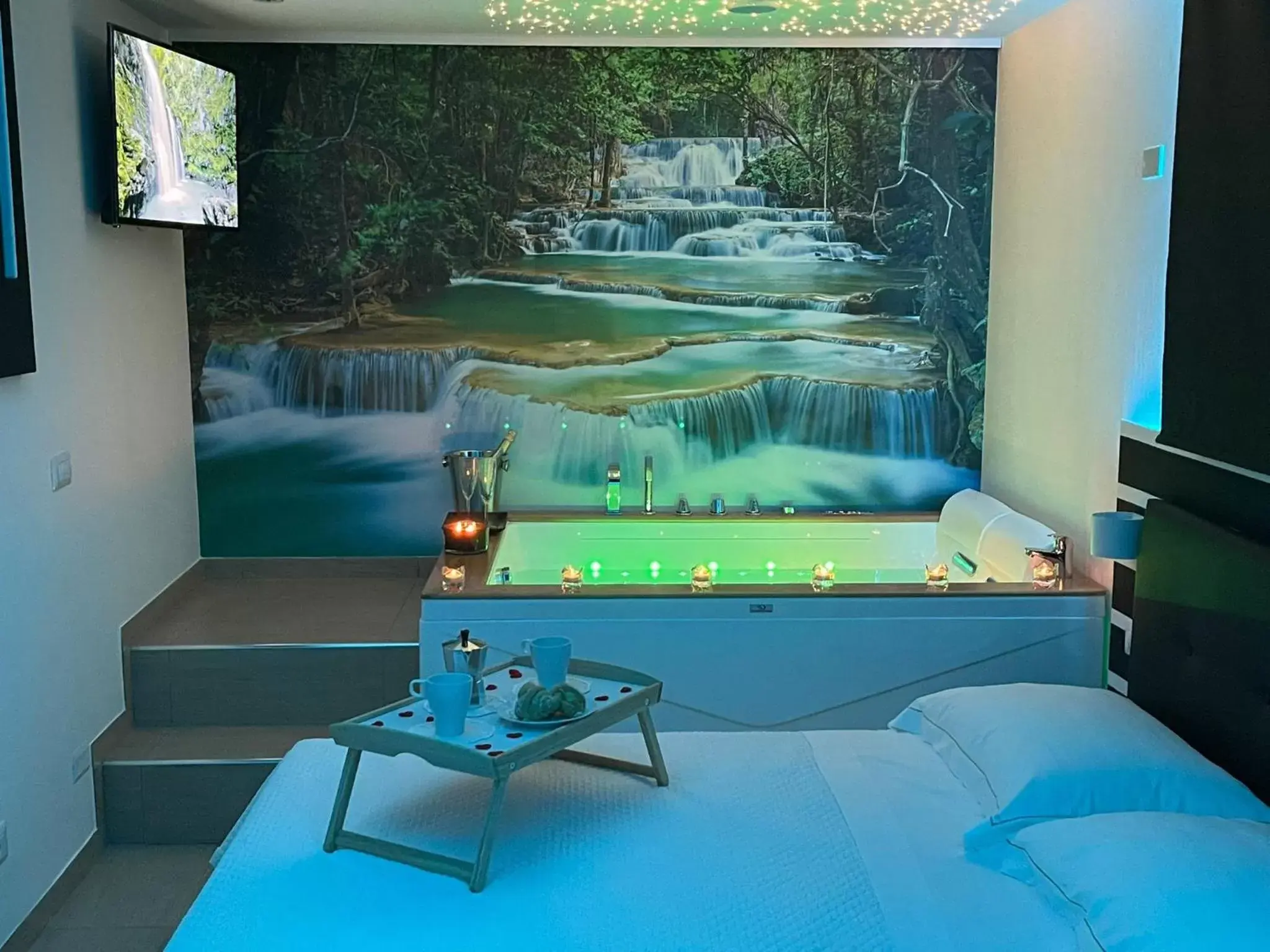 Hot Tub, Billiards in Suite Ciclopi Acitrezza