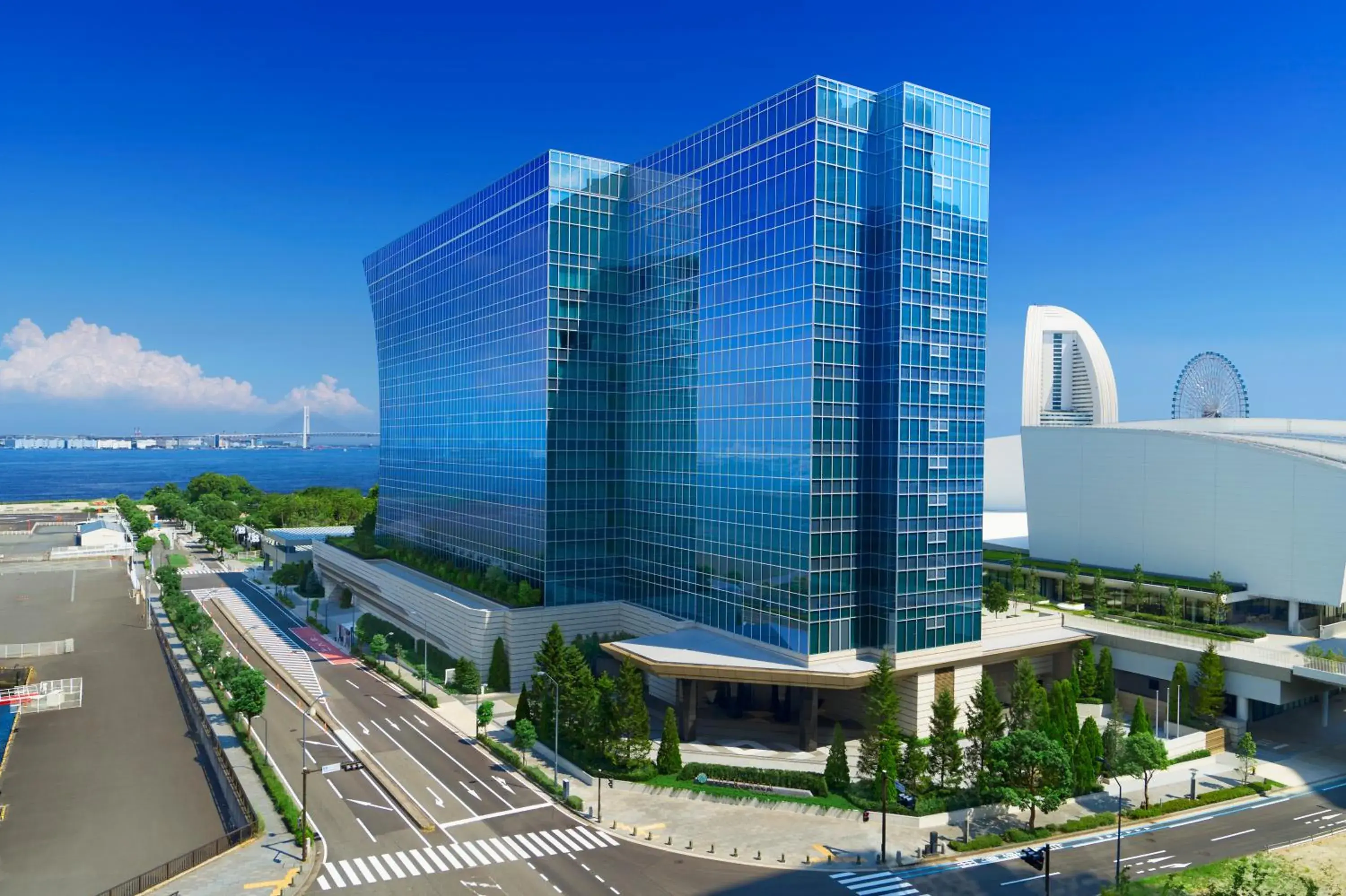 Facade/entrance in The Kahala Hotel & Resort Yokohama