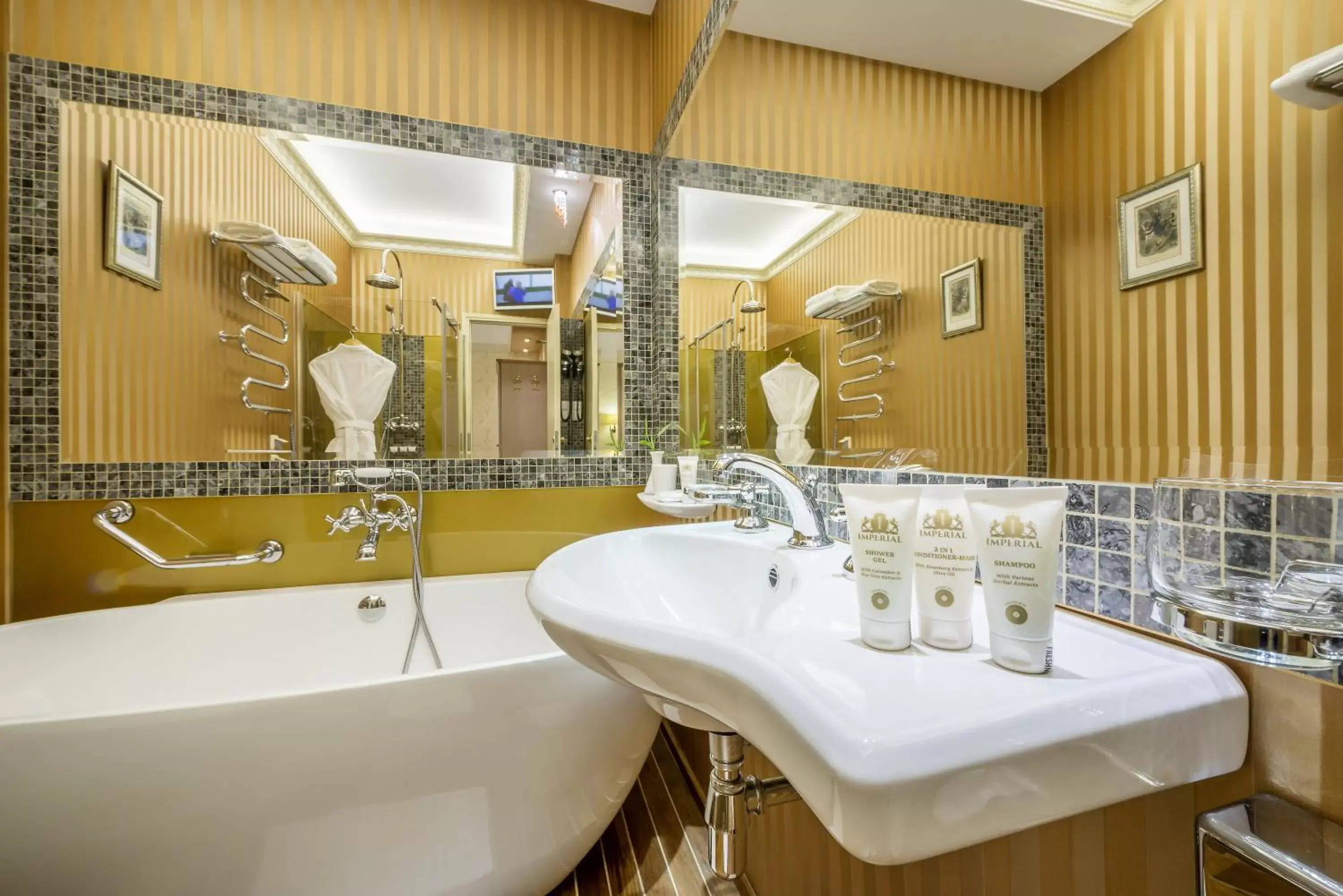 Bathroom in Imperial Hotel & Restaurant