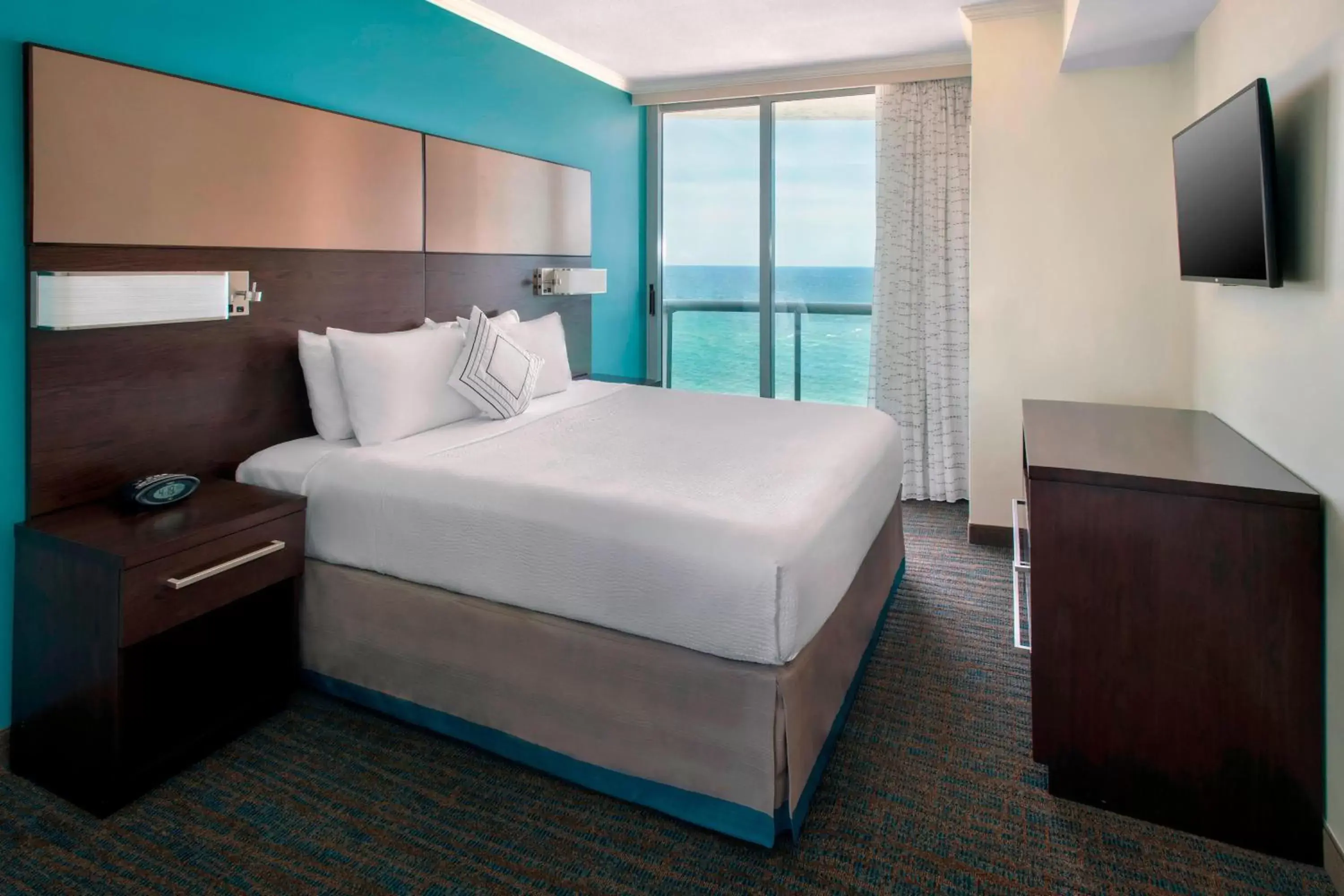 Bedroom, Bed in Residence Inn Fort Lauderdale Pompano Beach/Oceanfront