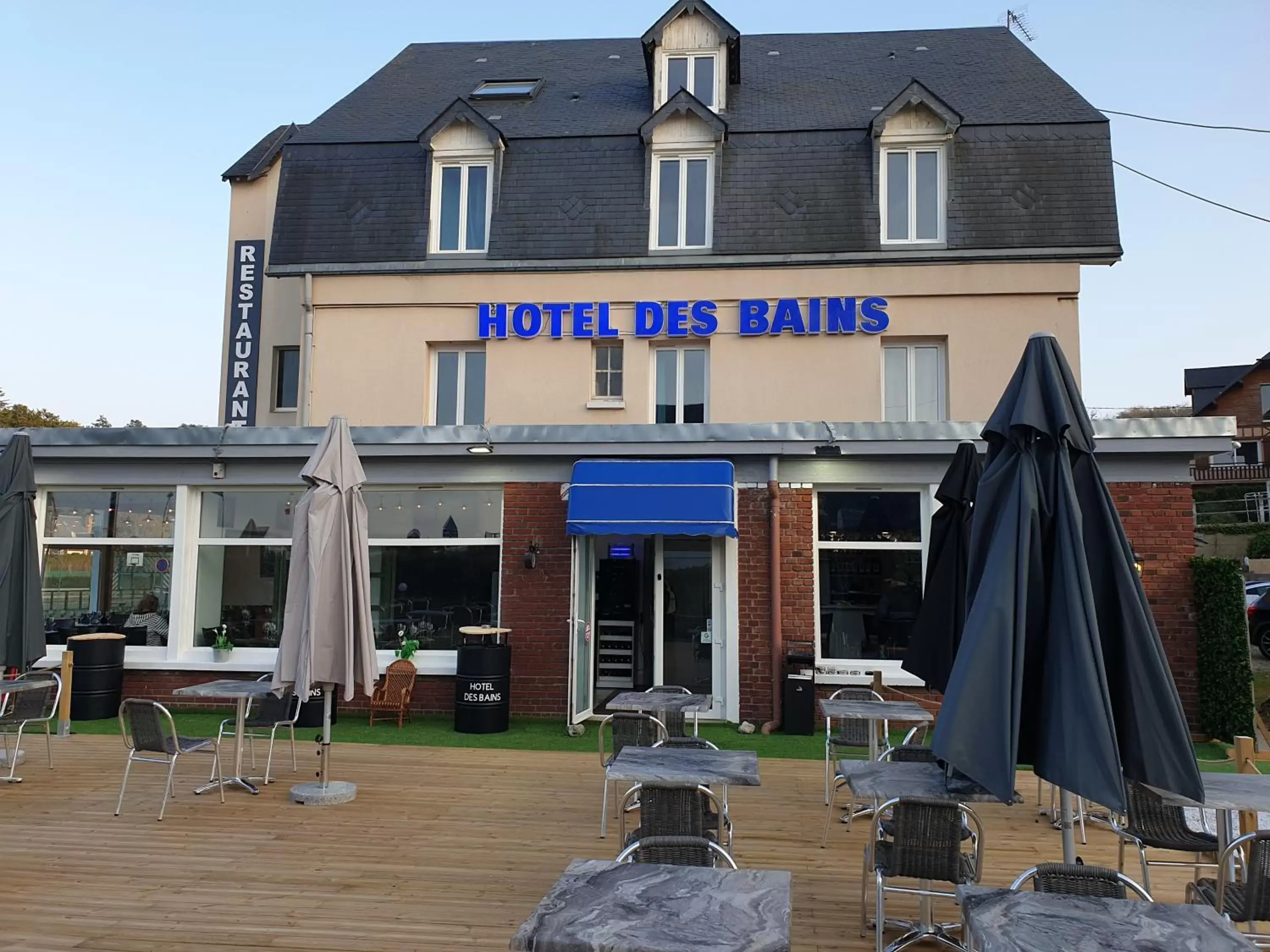 Property Building in Hotel Des Bains