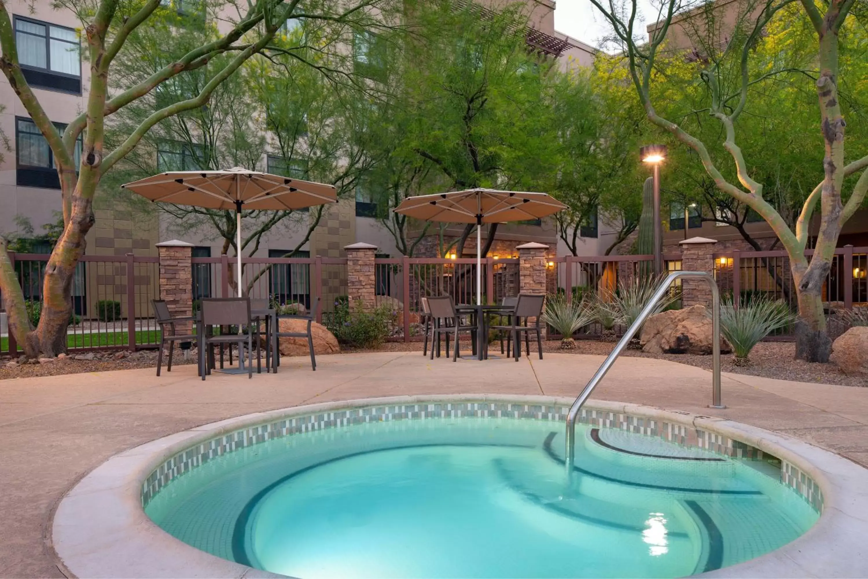 Fitness centre/facilities, Swimming Pool in Courtyard by Marriott Scottsdale Salt River