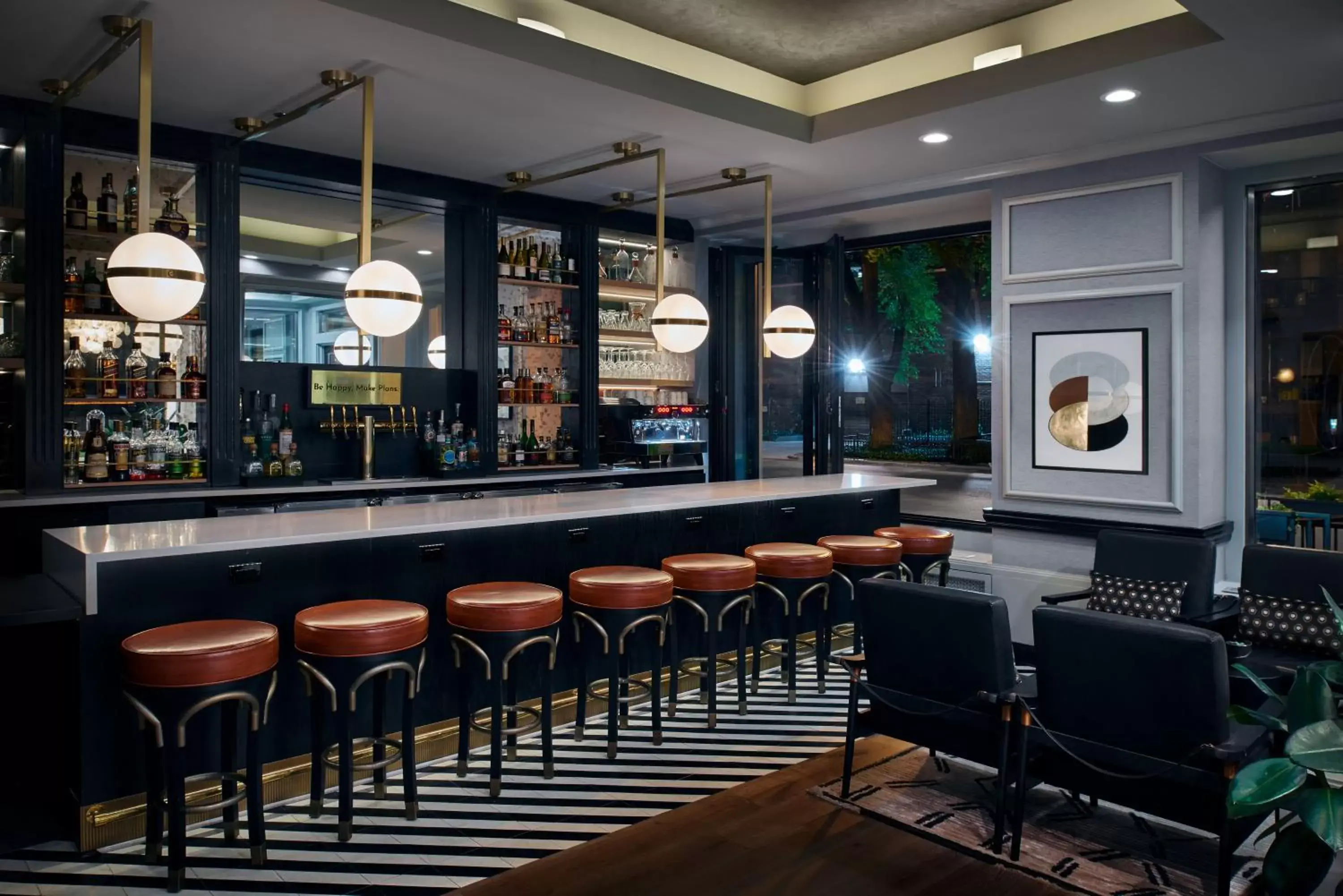 Restaurant/places to eat, Lounge/Bar in Claridge House