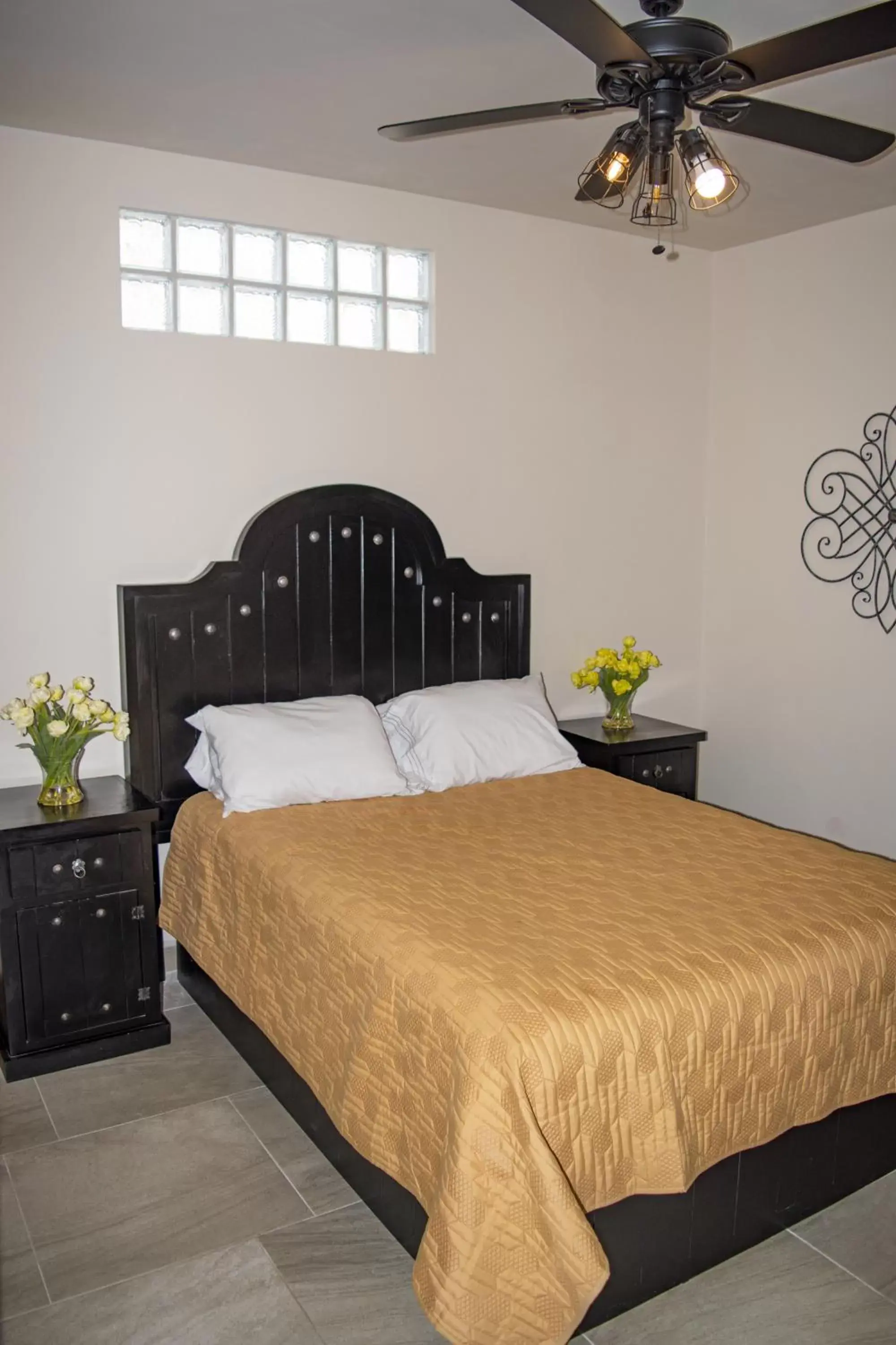 Bedroom, Bed in Playas Hotel Suites